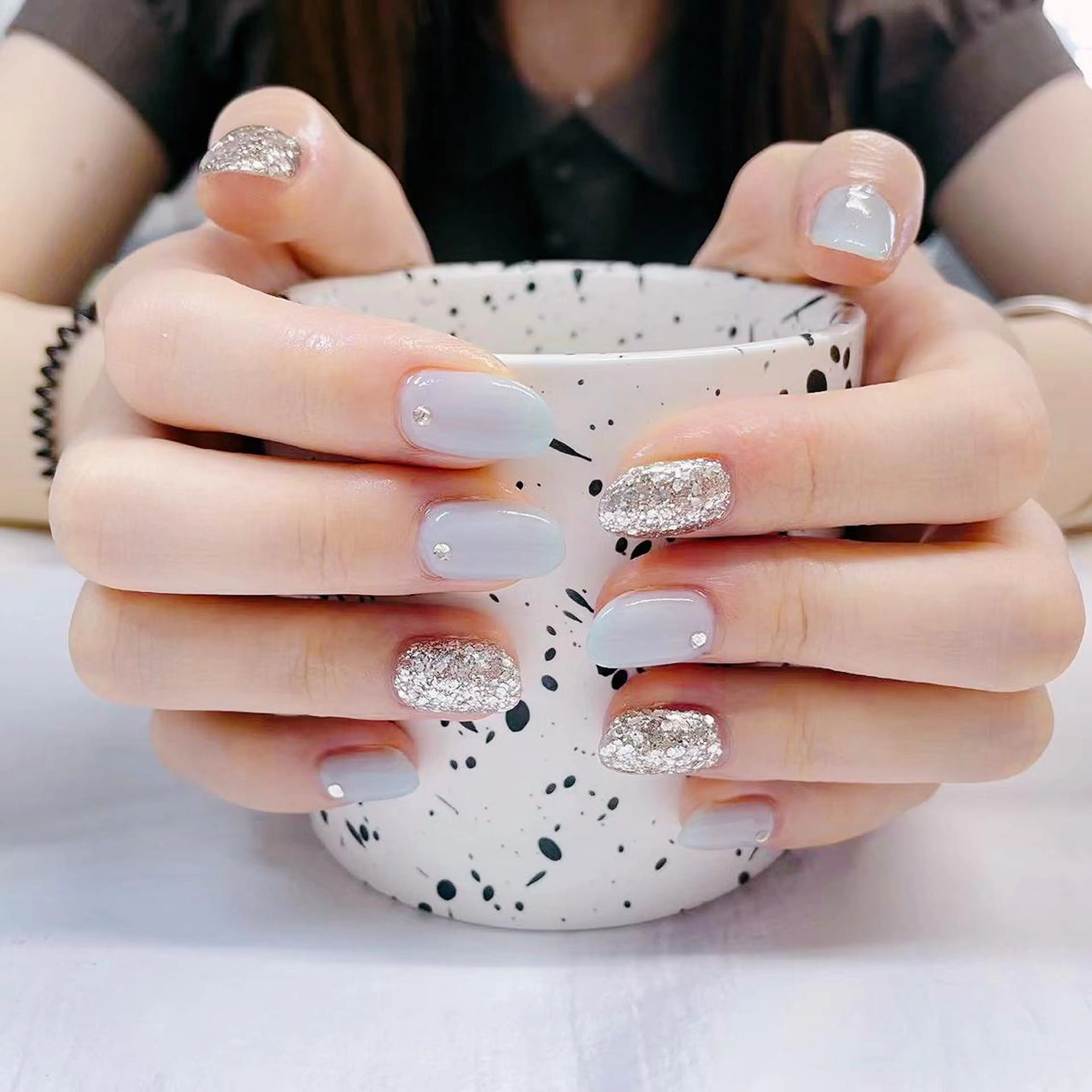 ハンドネイル/ジェル、ワンカラーORラメグラ ☆初回ソフトジェルオフ無料 ドライケア込みの写真