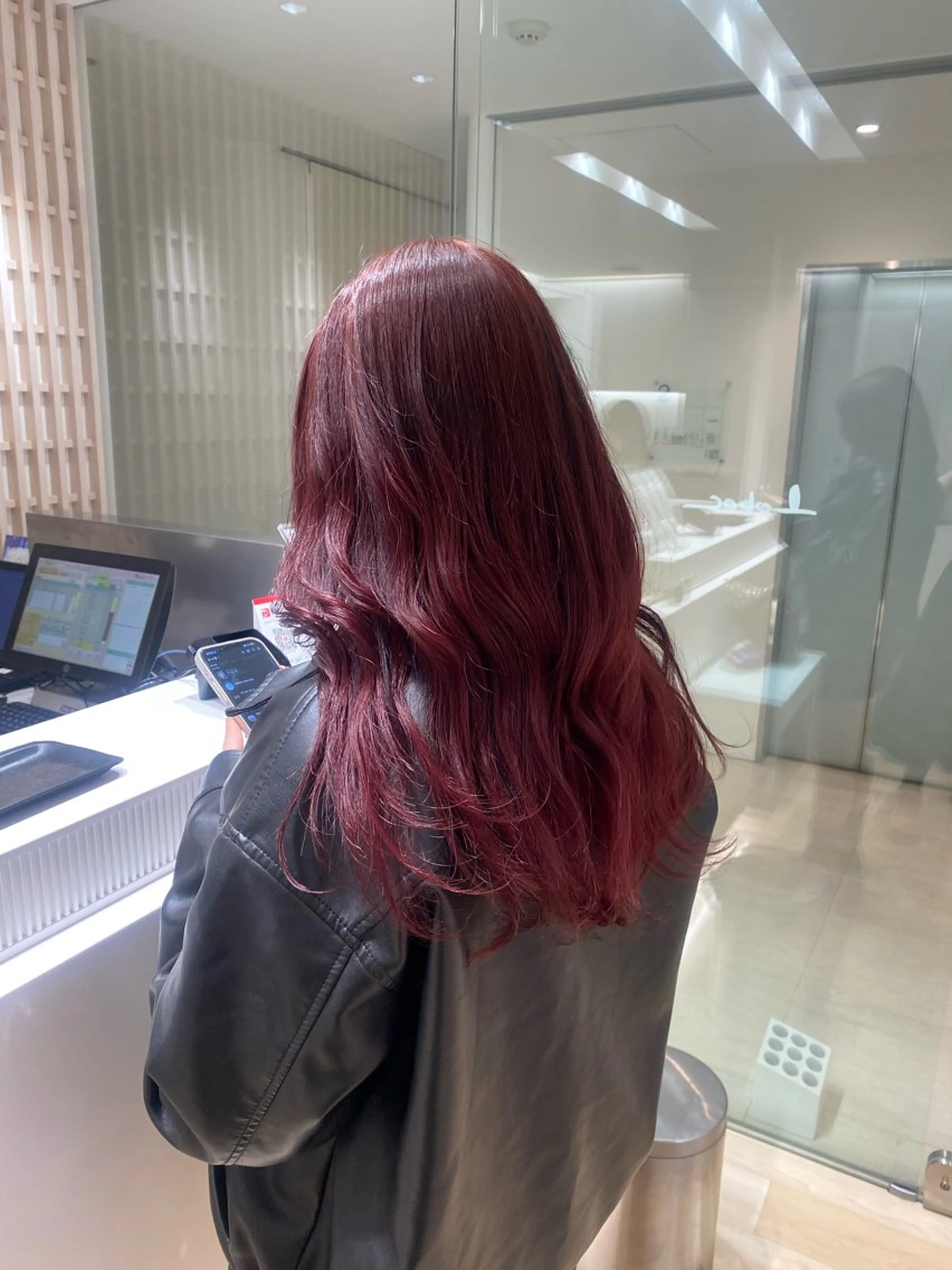 ロング カラー ブリーチ ダブルカラー ブリーチなしカラー カット ヘアカラー トリートメント 松永 わかなのヘアスタイル