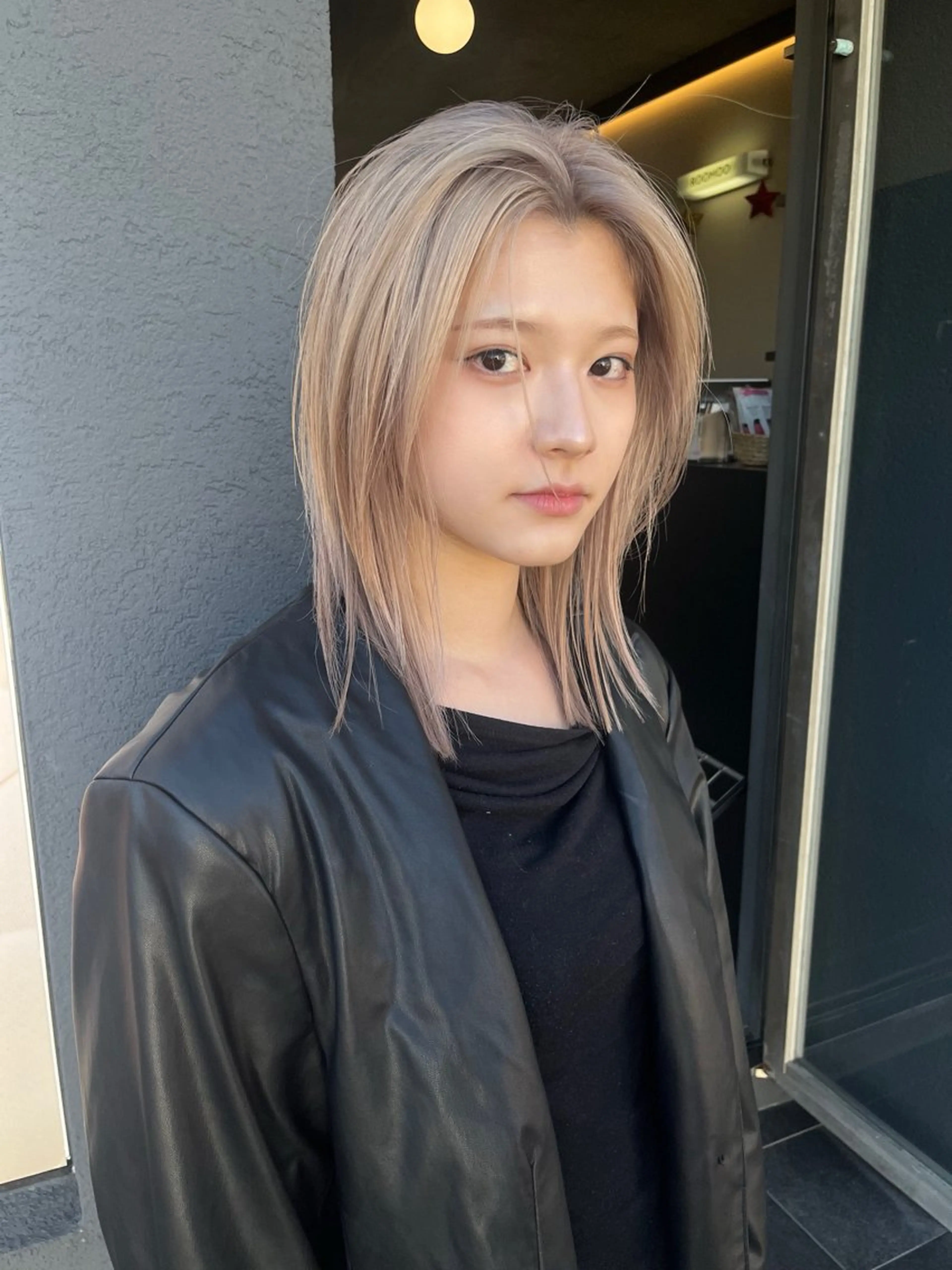 ミディアム カット ヘアカラー レイヤーカット\ウル フ　chinatsuのヘアスタイル