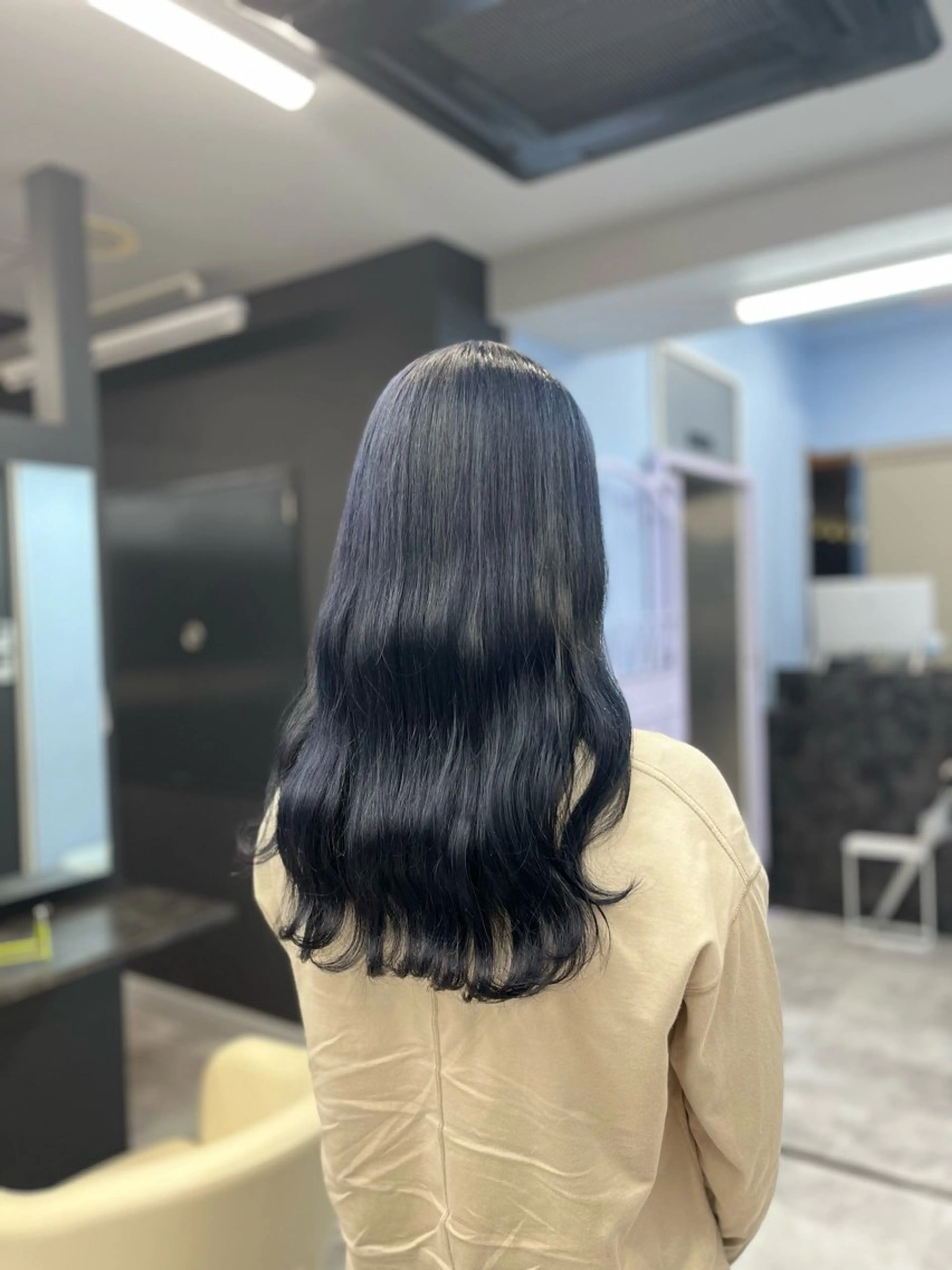 ロング カラー ブルーカラー ネイビーカラー ヘアカラー トリートメント White梅田  ／ COCOのヘアスタイル