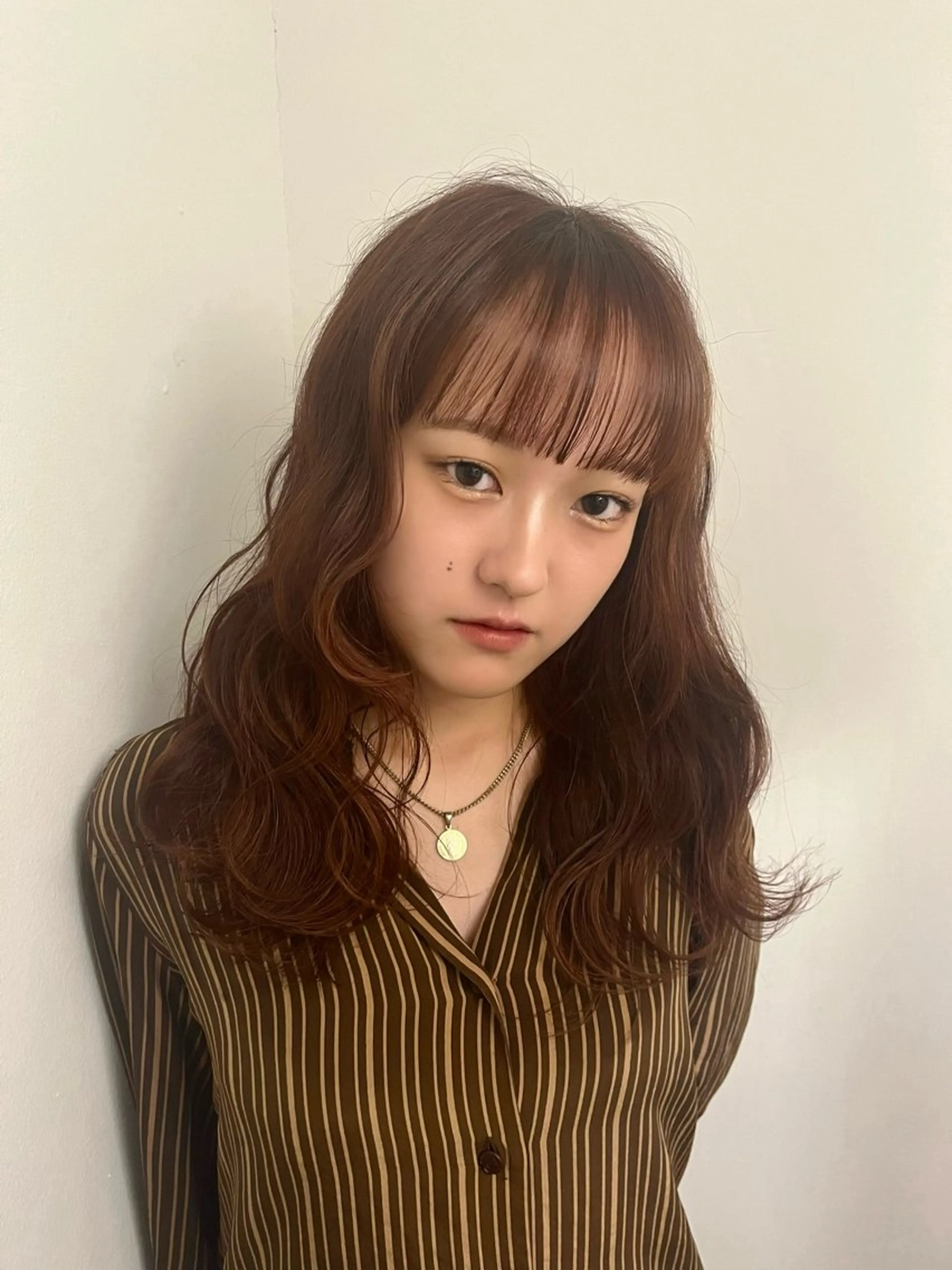 セミロング ヘアカラー Airi 韓国🫧 レイヤーカットのヘアスタイル
