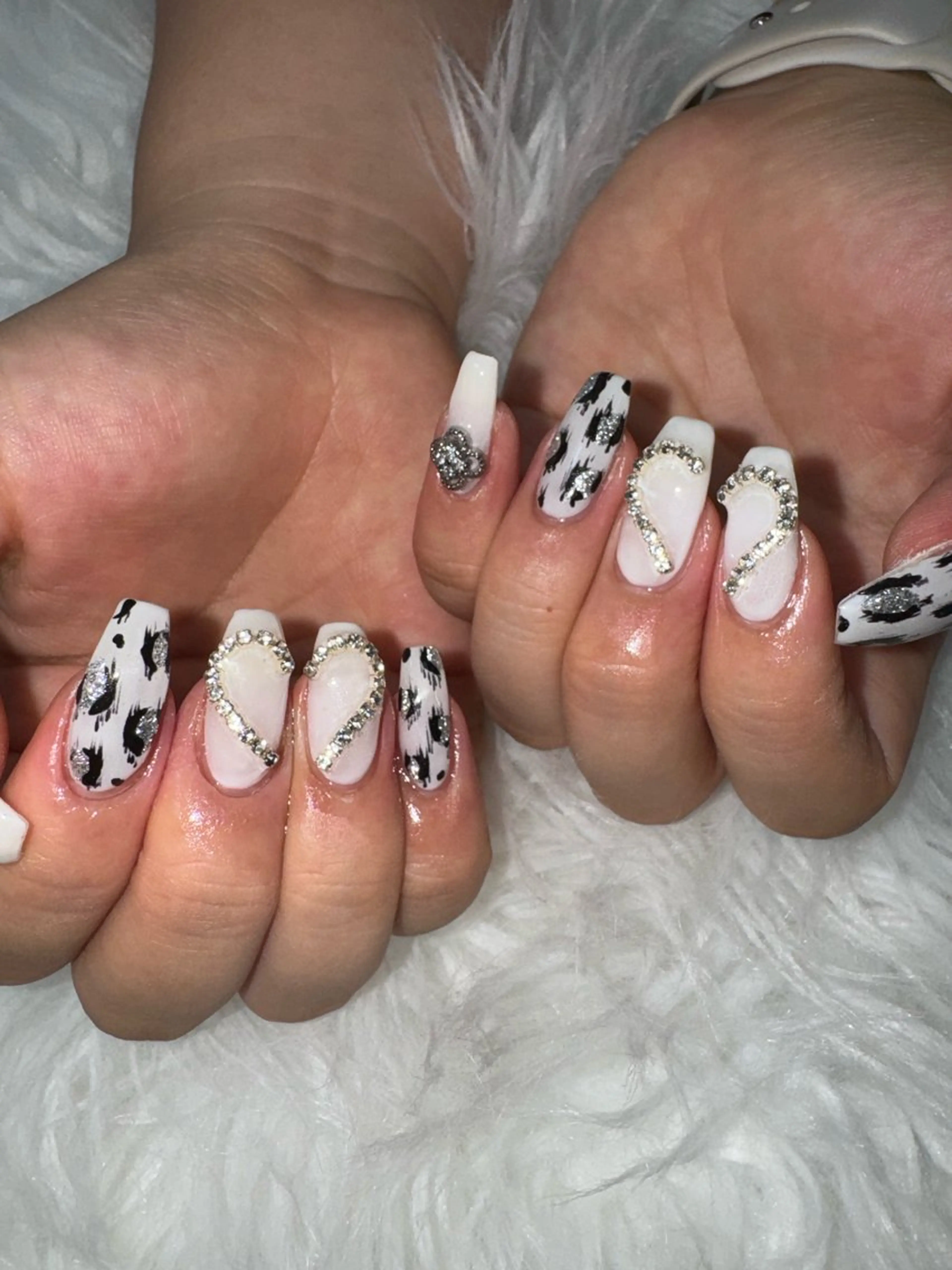 ネイル アニマル柄 ジェルネイル ハート 持ち込み パラジェル ハンドネイル flowers nailのネイルデザイン