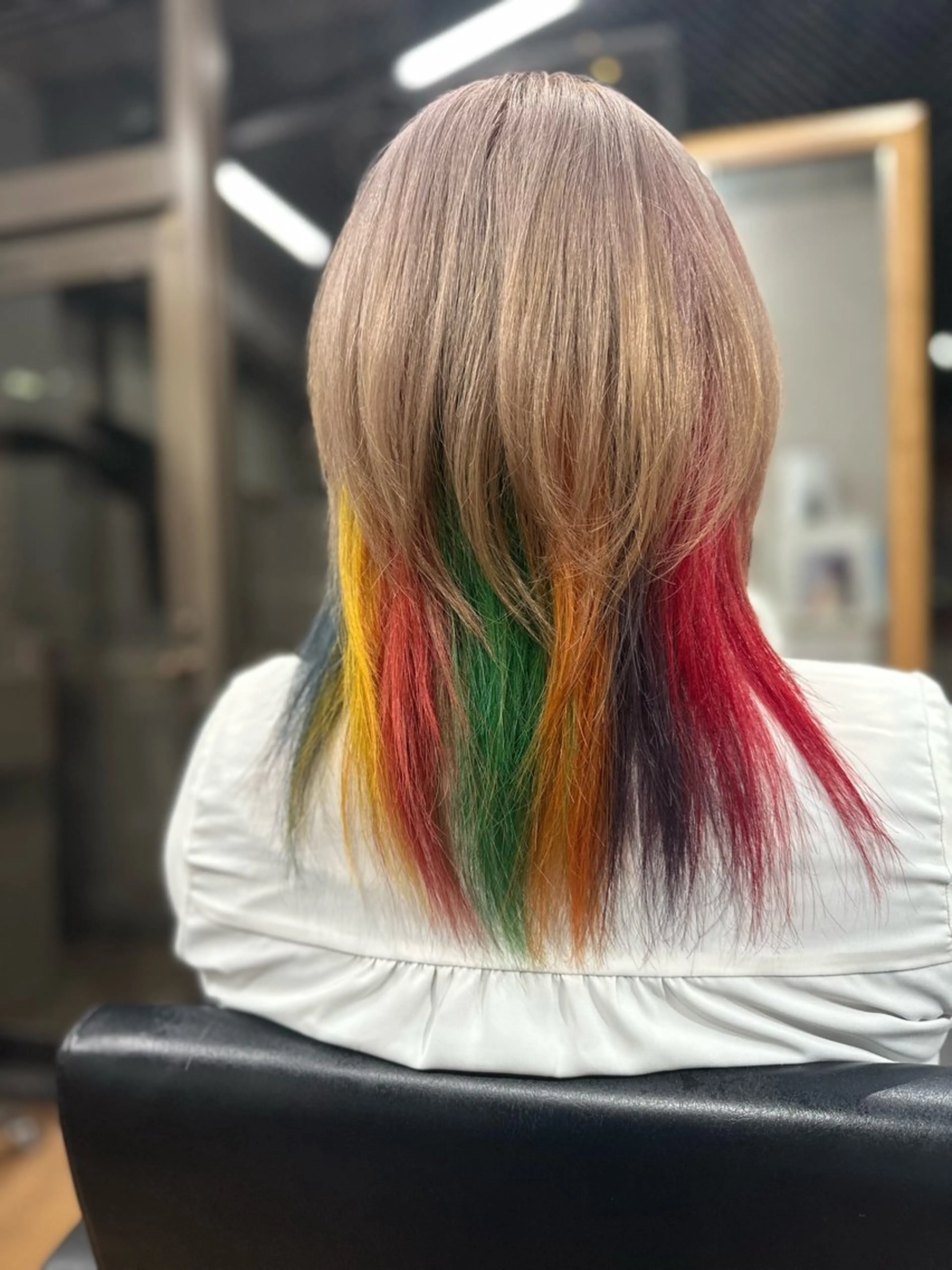 セミロング ヘアカラー ✂️秋葉原 🤍YURI🤍のヘアスタイル