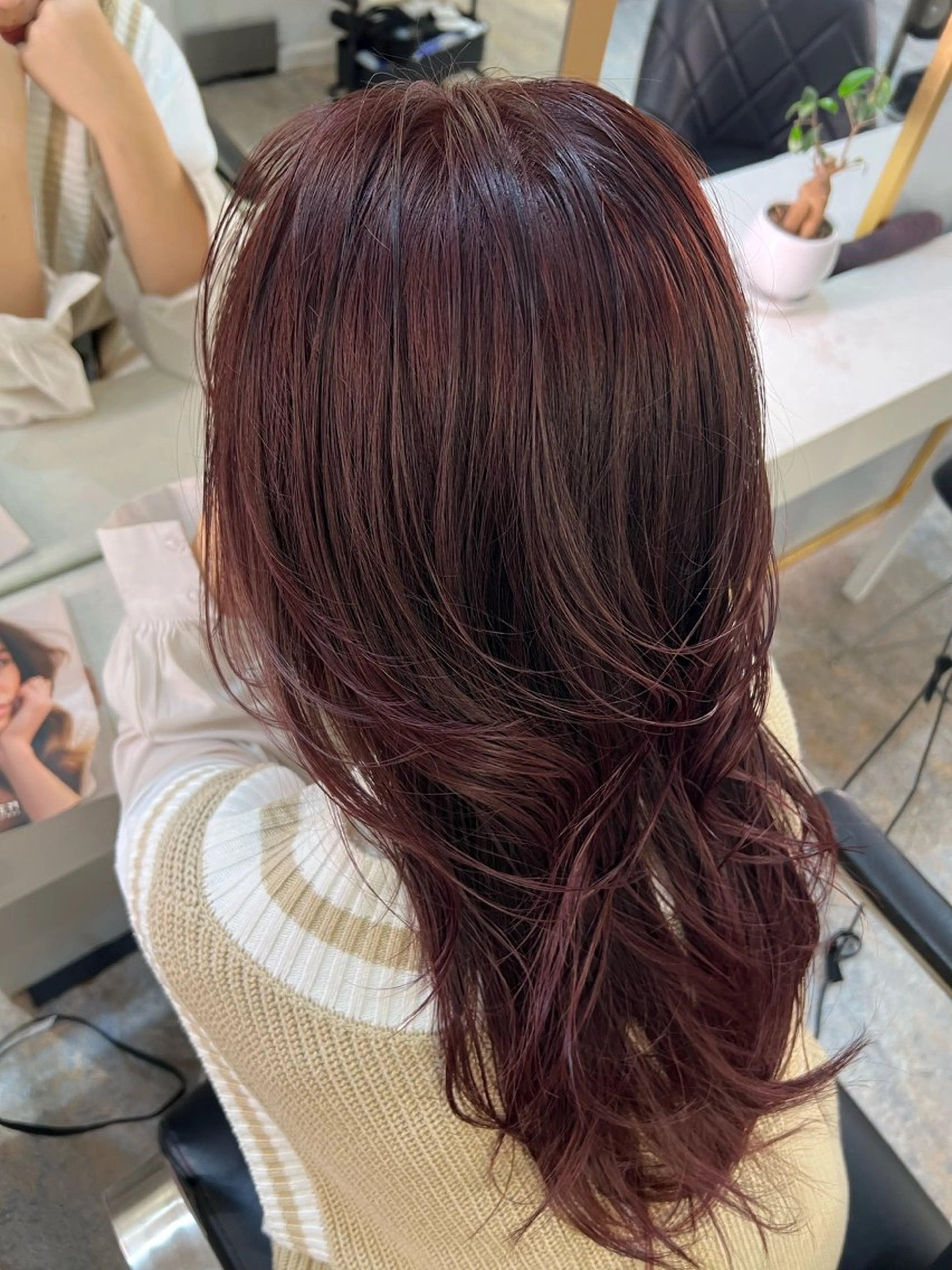 ミディアム カラー ハイライト白髪ぼかし 暖色ゆうき渋谷のヘアスタイル