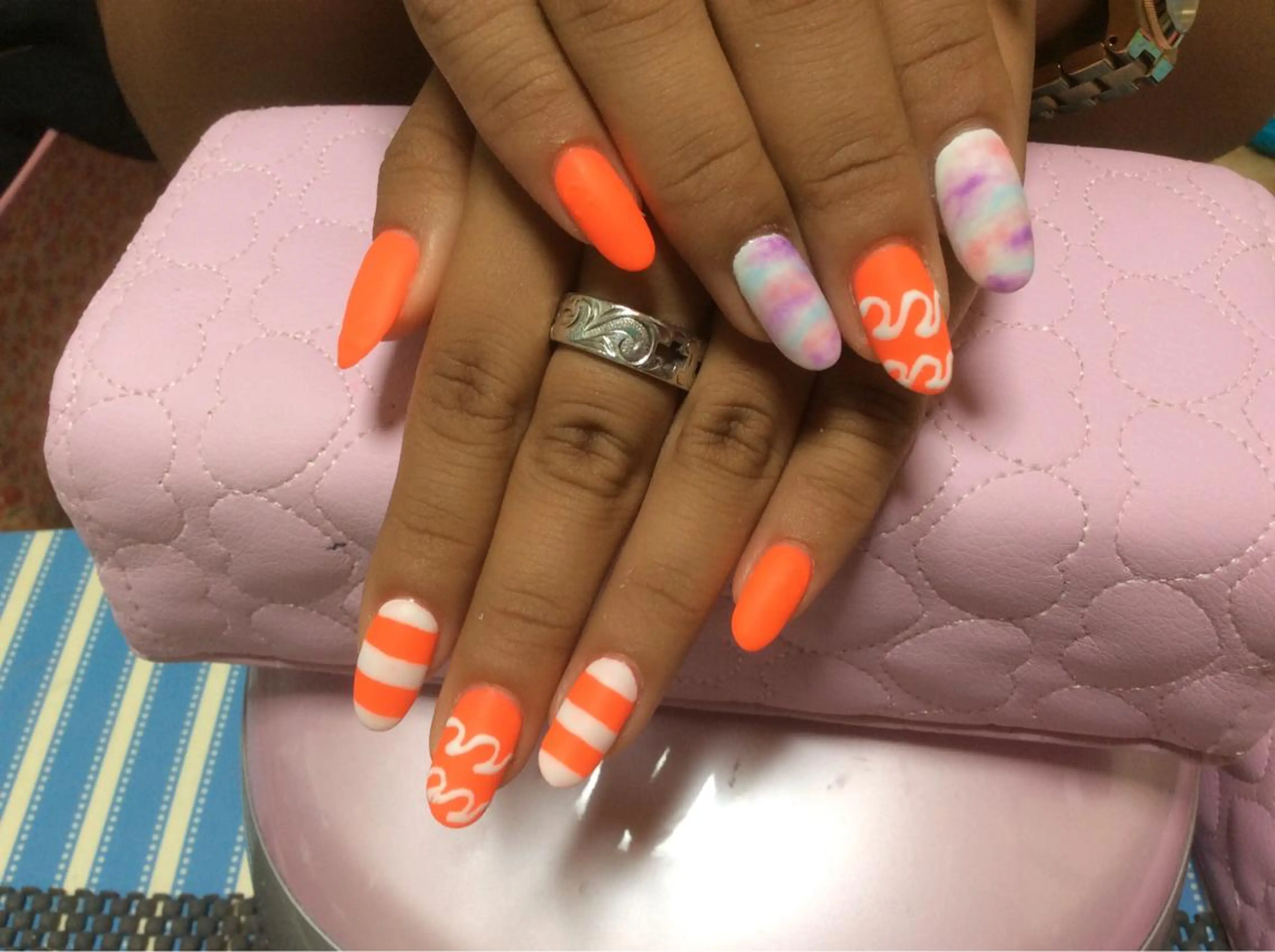 ネイル フラワー ムーンのネイルデザイン