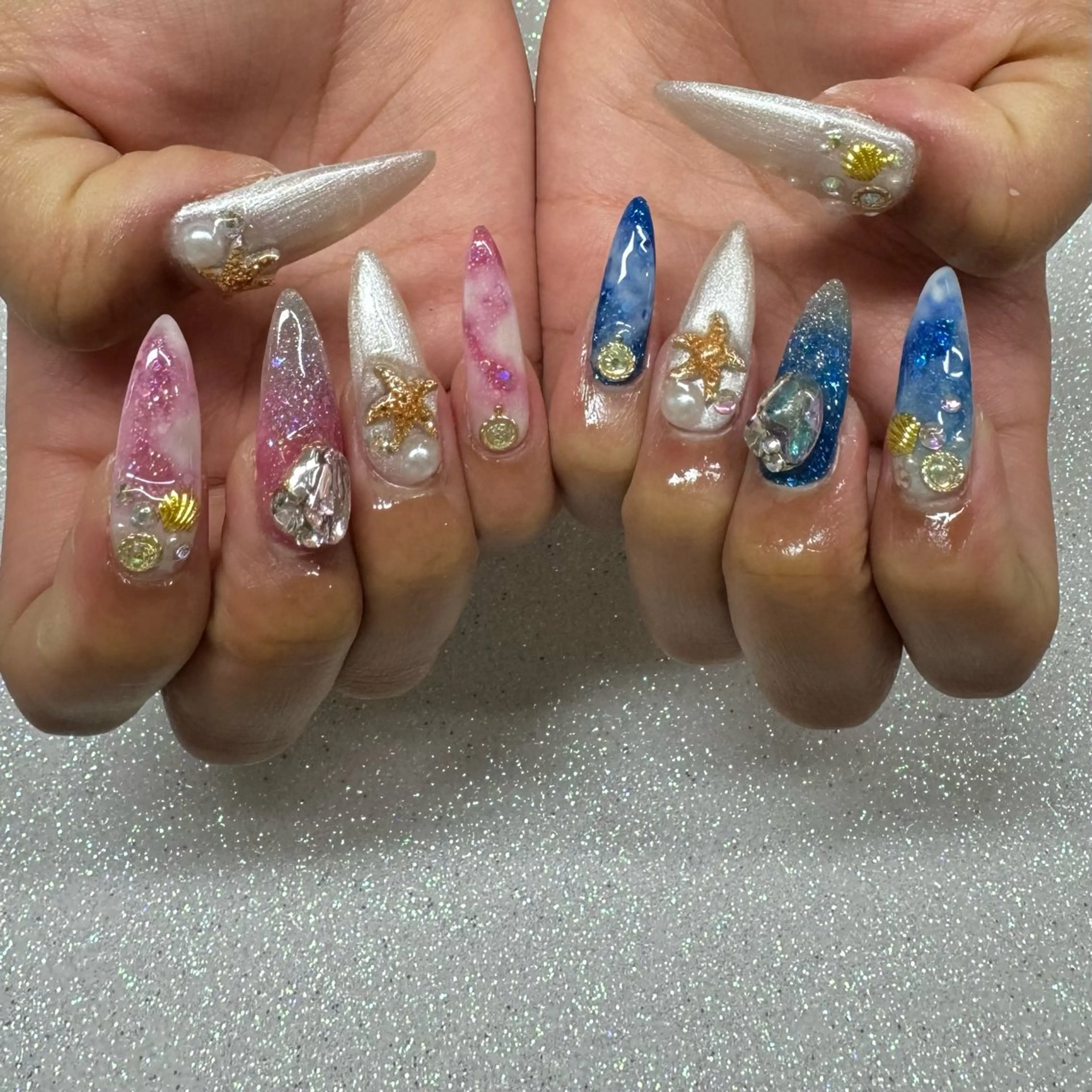 ネイル ハンドネイル VIERU 🌈🎀💖のネイルデザイン