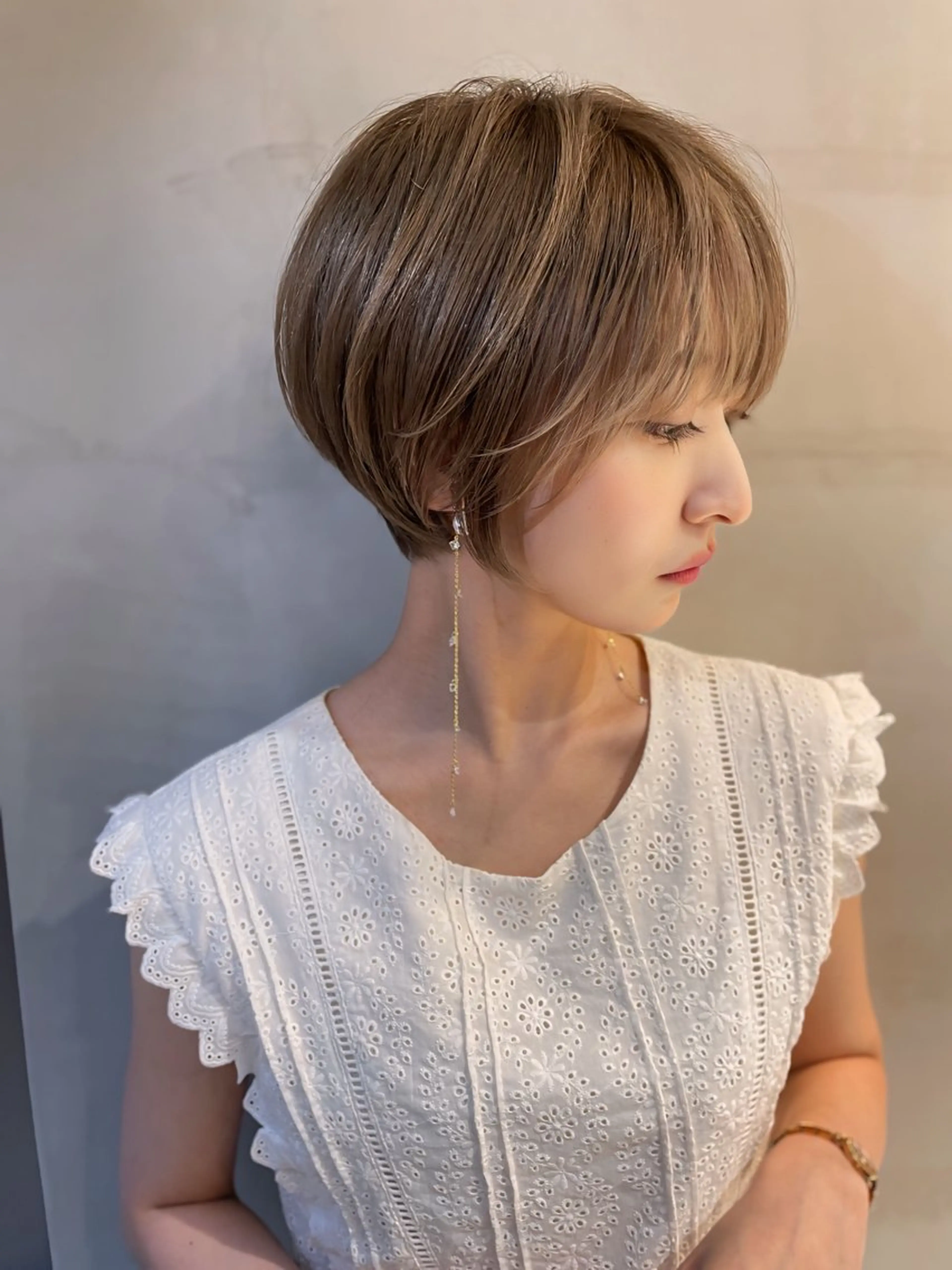 ショート カラー ヘアカラー トリートメント 💛ハイトーン× カット LEON🩶のヘアスタイル