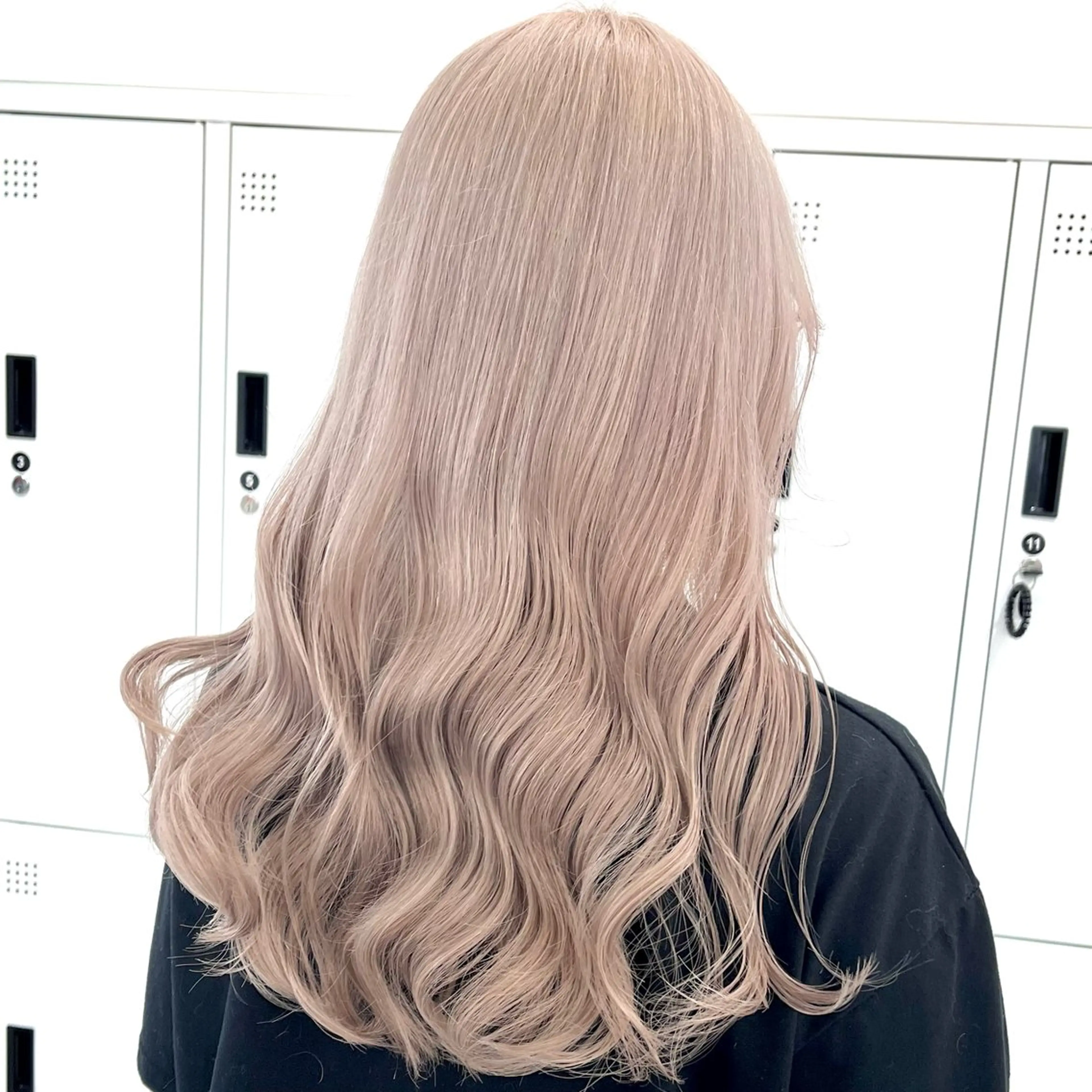 セミロング カラー パーマ ヘアアレンジ メンズ キッズ メンズブリーチ ブリーチ カット ヘアカラー トリートメント ハイトーン/ピンク 💗モモ໒꒱のヘアスタイル