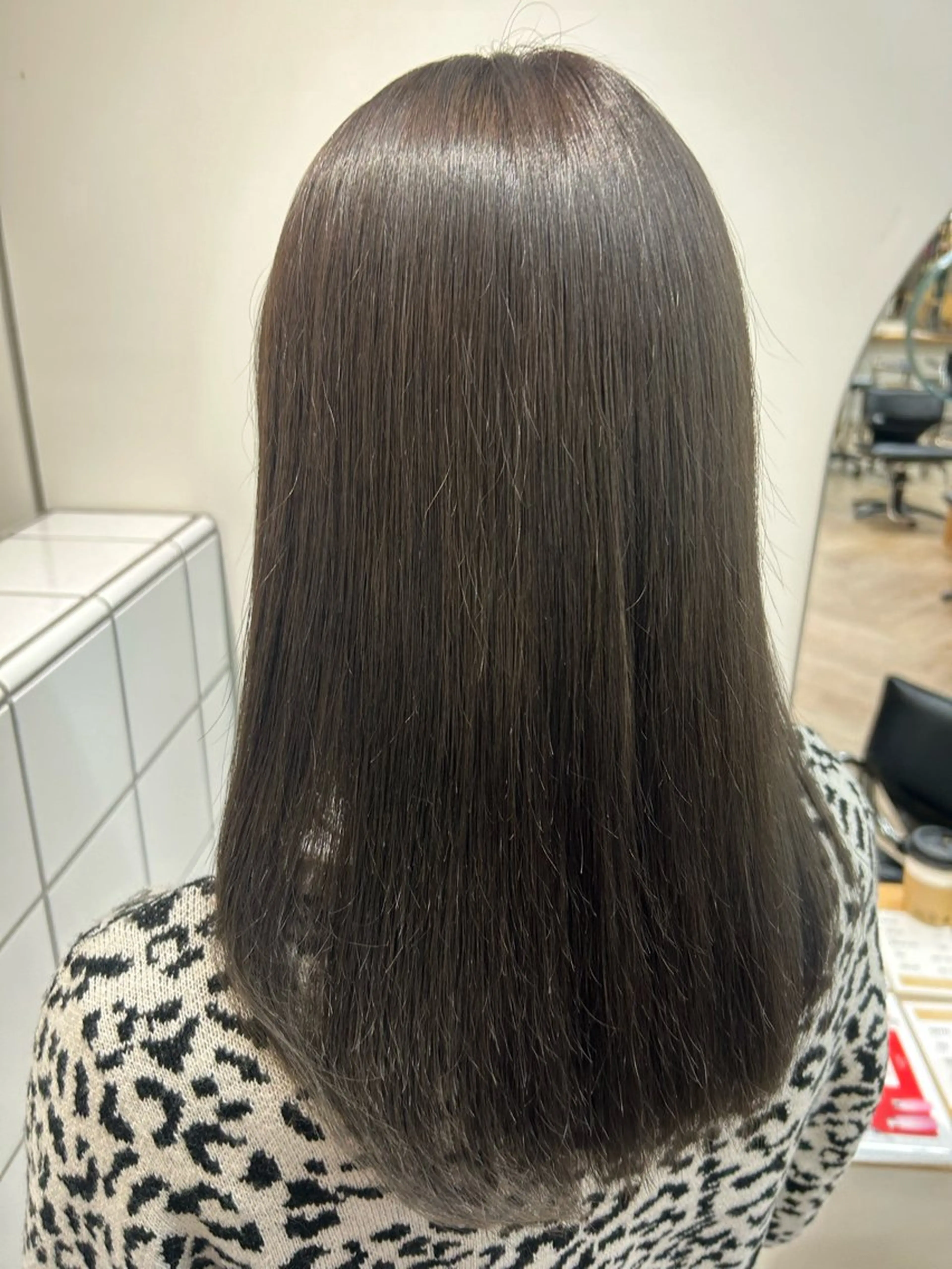ミディアム カラー ヘアカラー トリートメント ベージュ/ダブルカラ ー/新潟駅/青柳萌果のヘアスタイル