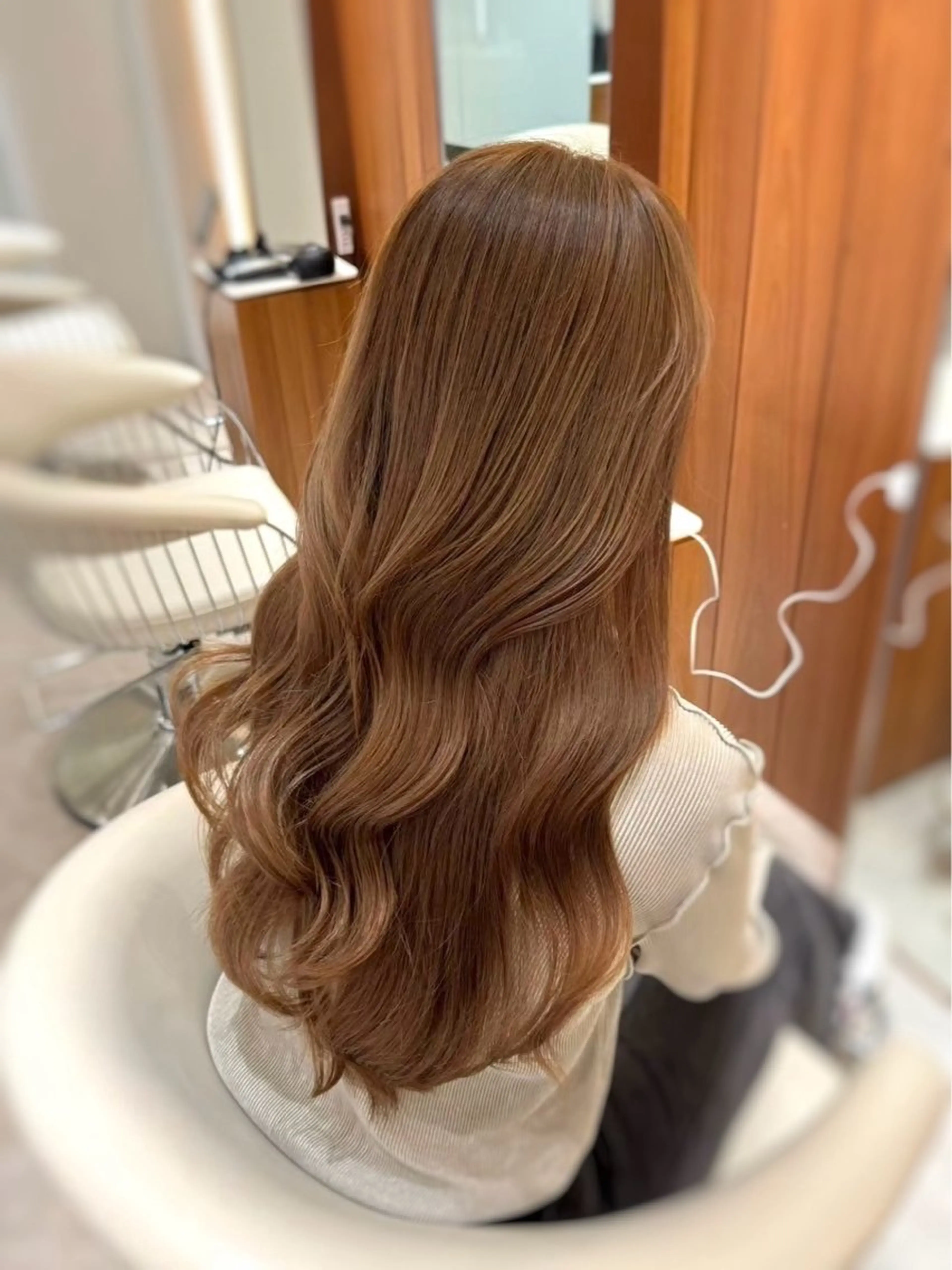 ロング カラー ベージュカラー レイヤーカット カット ヘアカラー トリートメント 渋谷/レイヤー 透明感ﾊｯｼｭｶｯﾄのヘアスタイル