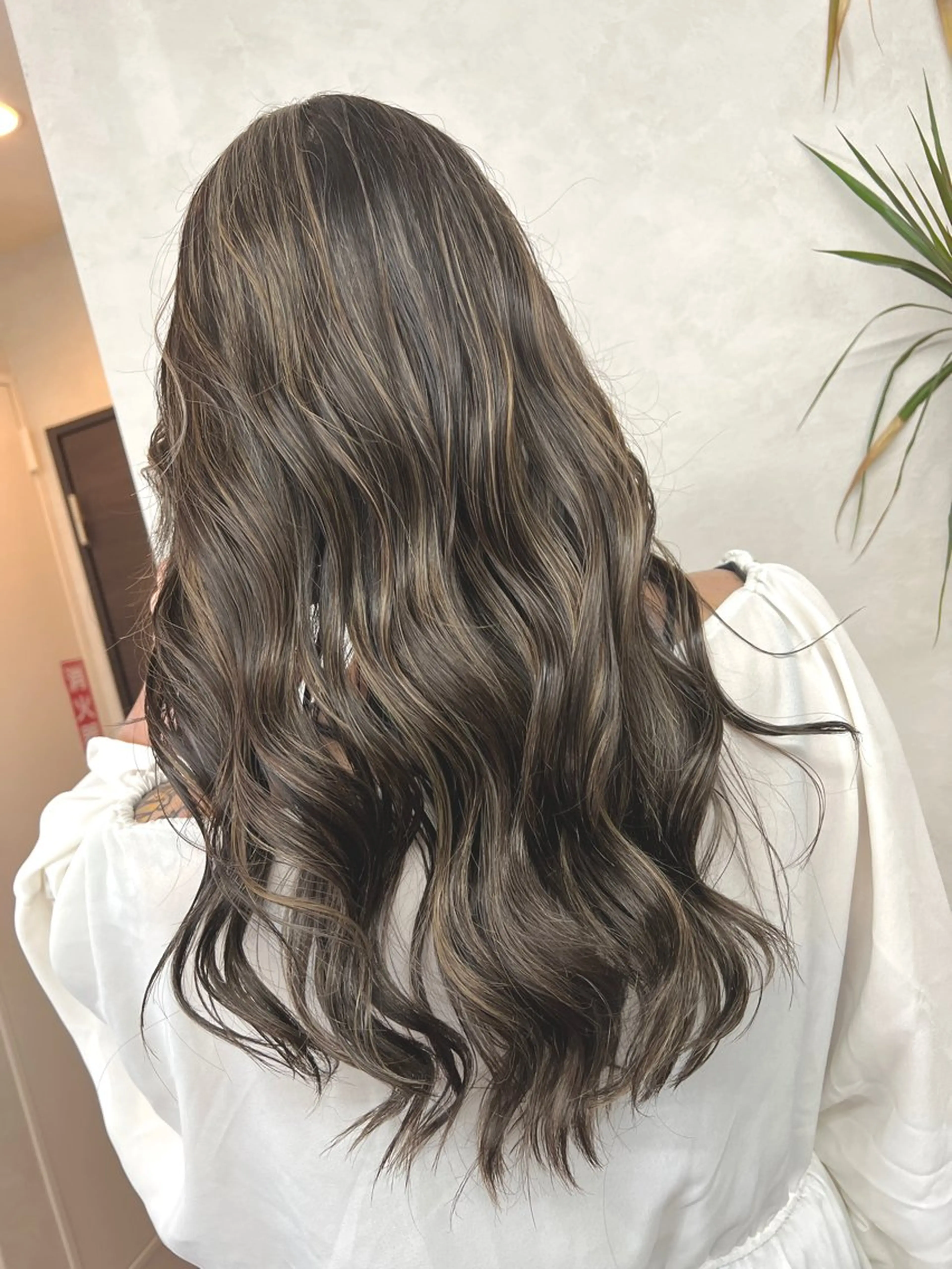 ロング ハイライト トリートメント カット ヘアカラー 🌷かわばた めい🌷のヘアスタイル