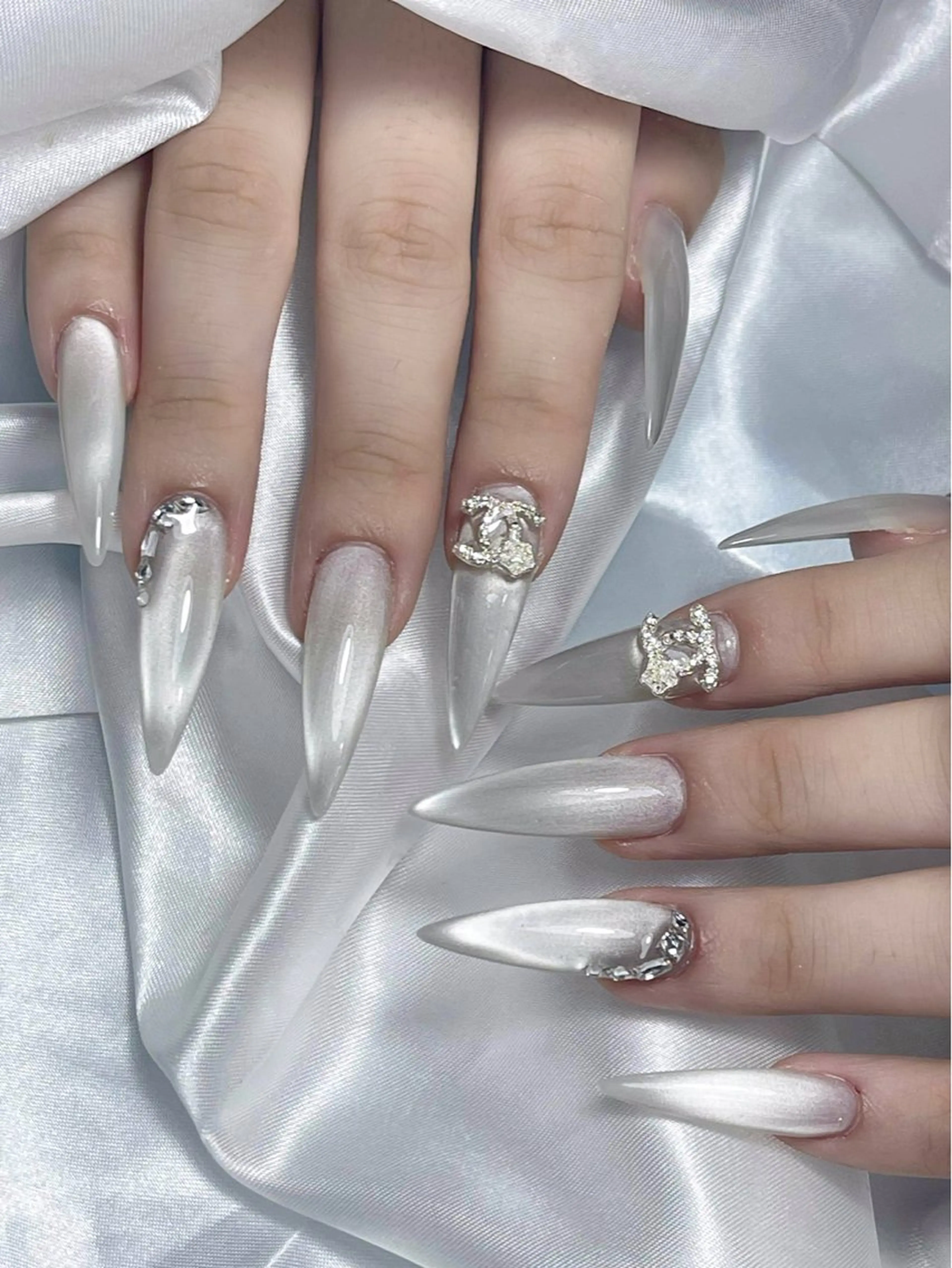 ネイル ハンドネイル LEELA NAIL STUDIO所属・LEELA NAIL STUDIOのネイルデザイン