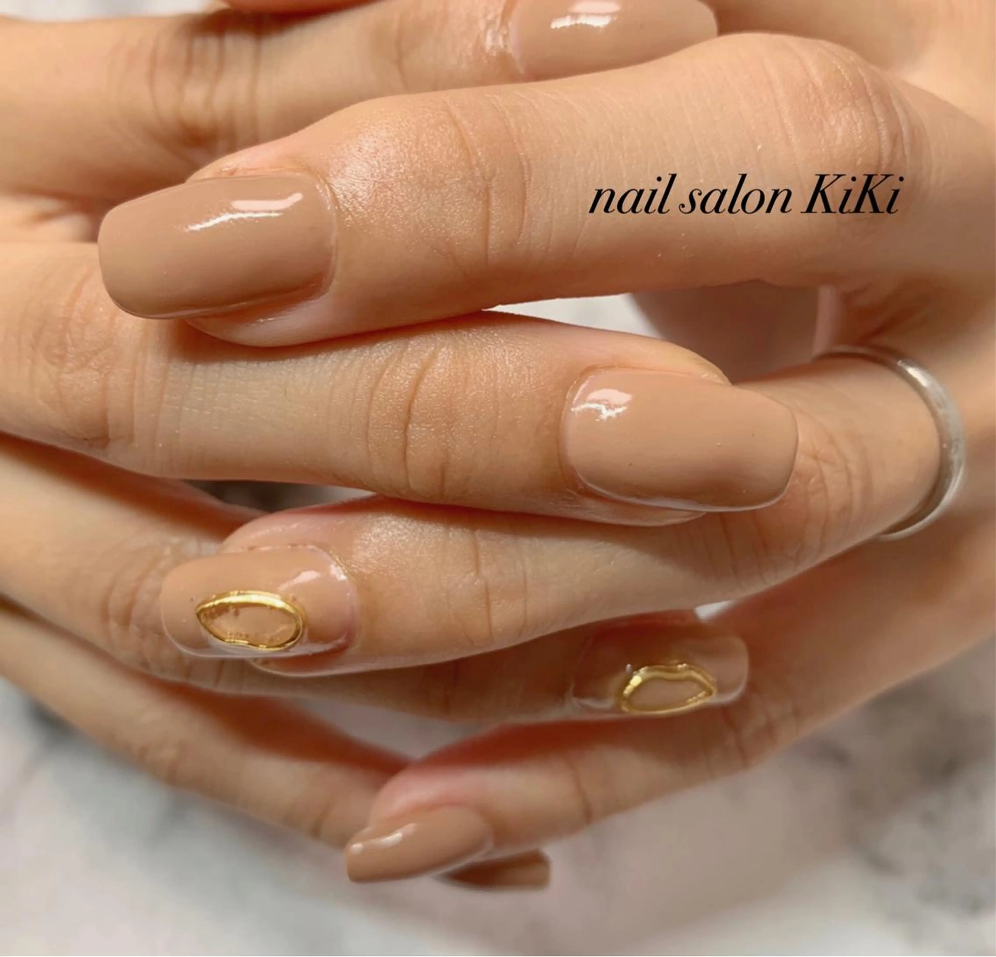 ネイル ゴールド K. KiKiのネイルデザイン