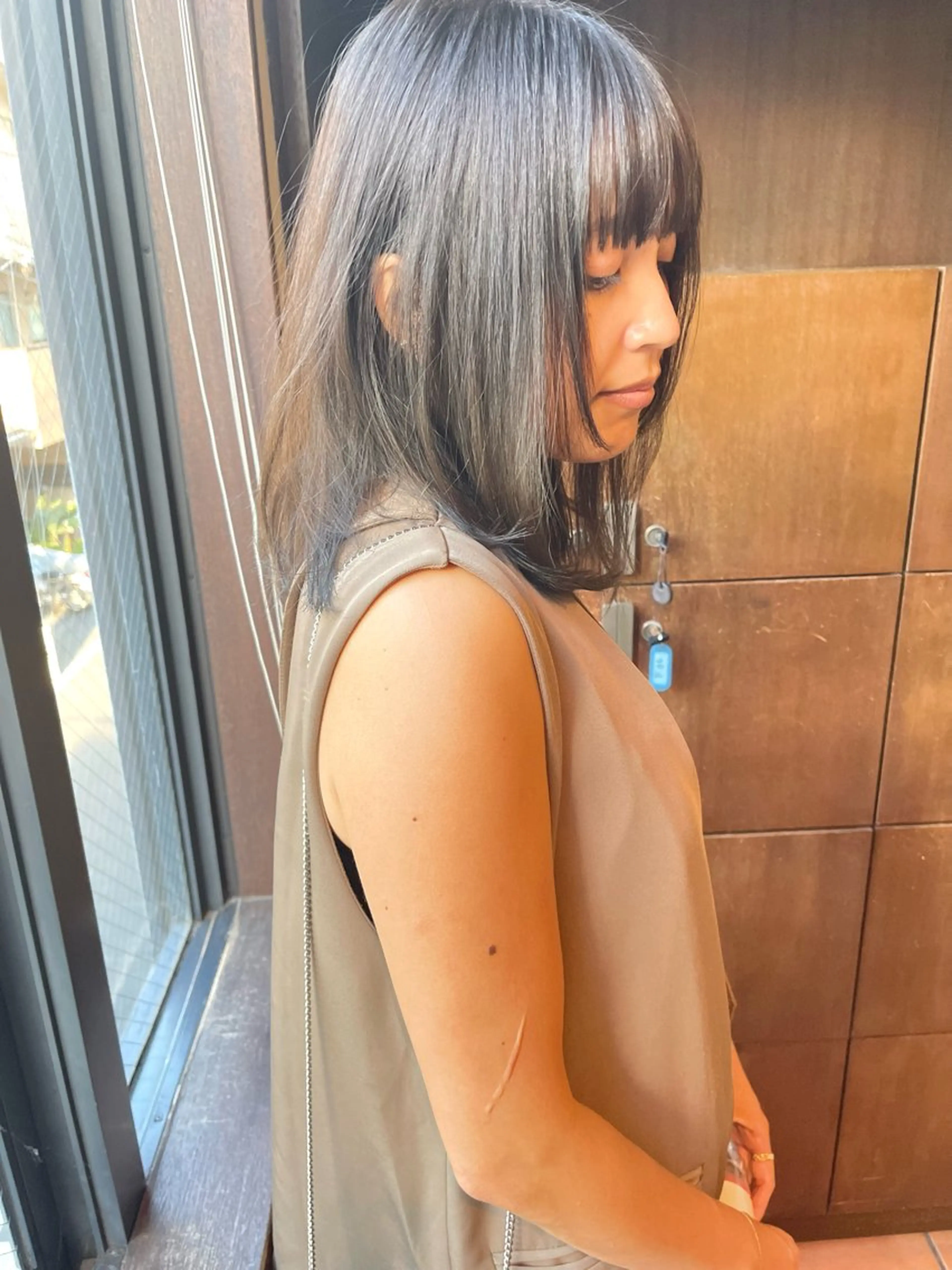 ミディアム カラー ブラウンカラー カット ヘアカラー トリートメント 髪質改善ｶﾗｰ ｹｱﾌﾞﾘｰﾁ/ﾀﾑのヘアスタイル