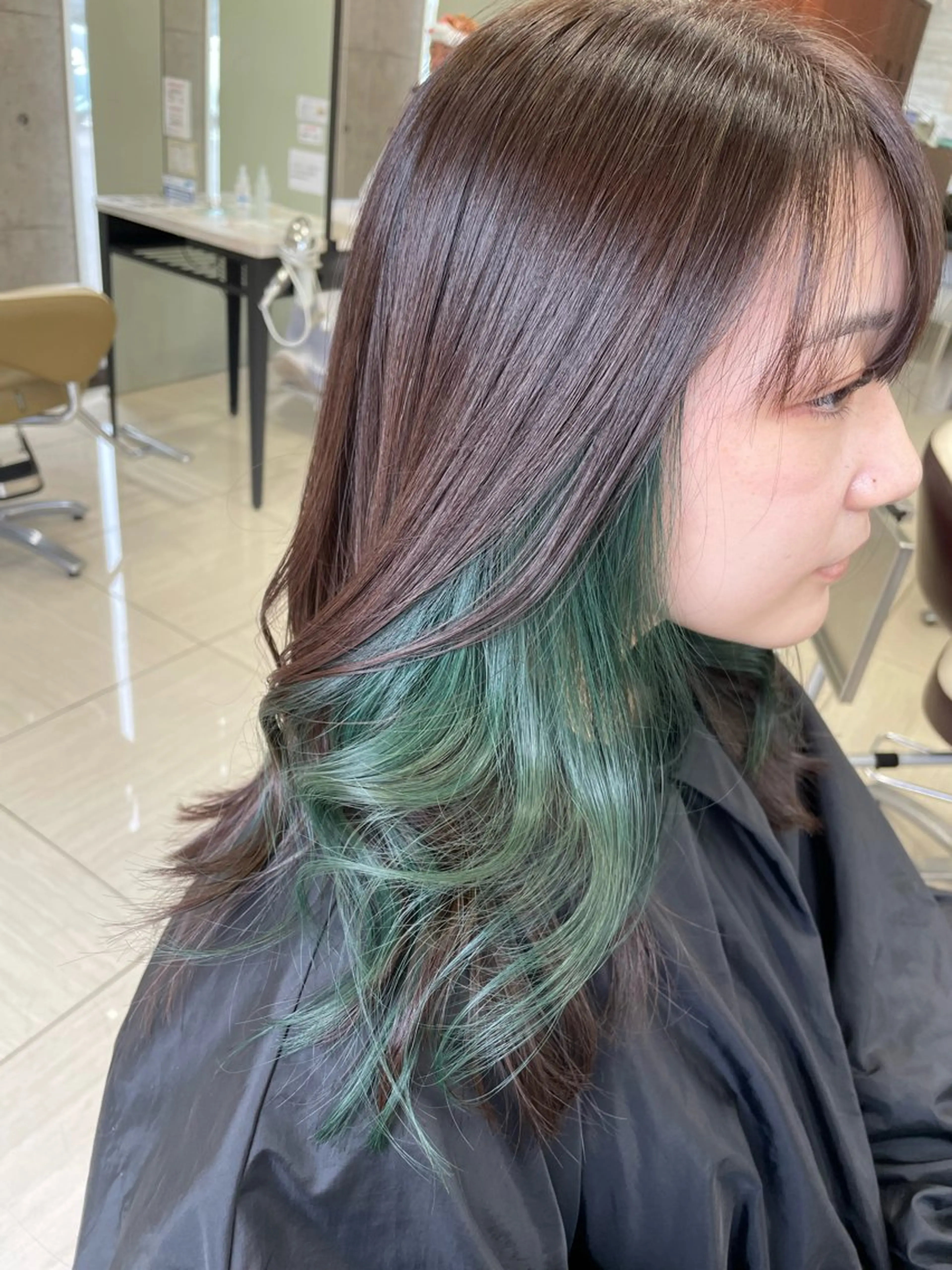 セミロング カラー インナーカラー ヘアカラー トリートメント 色川 優斗《髪質改善》のヘアスタイル