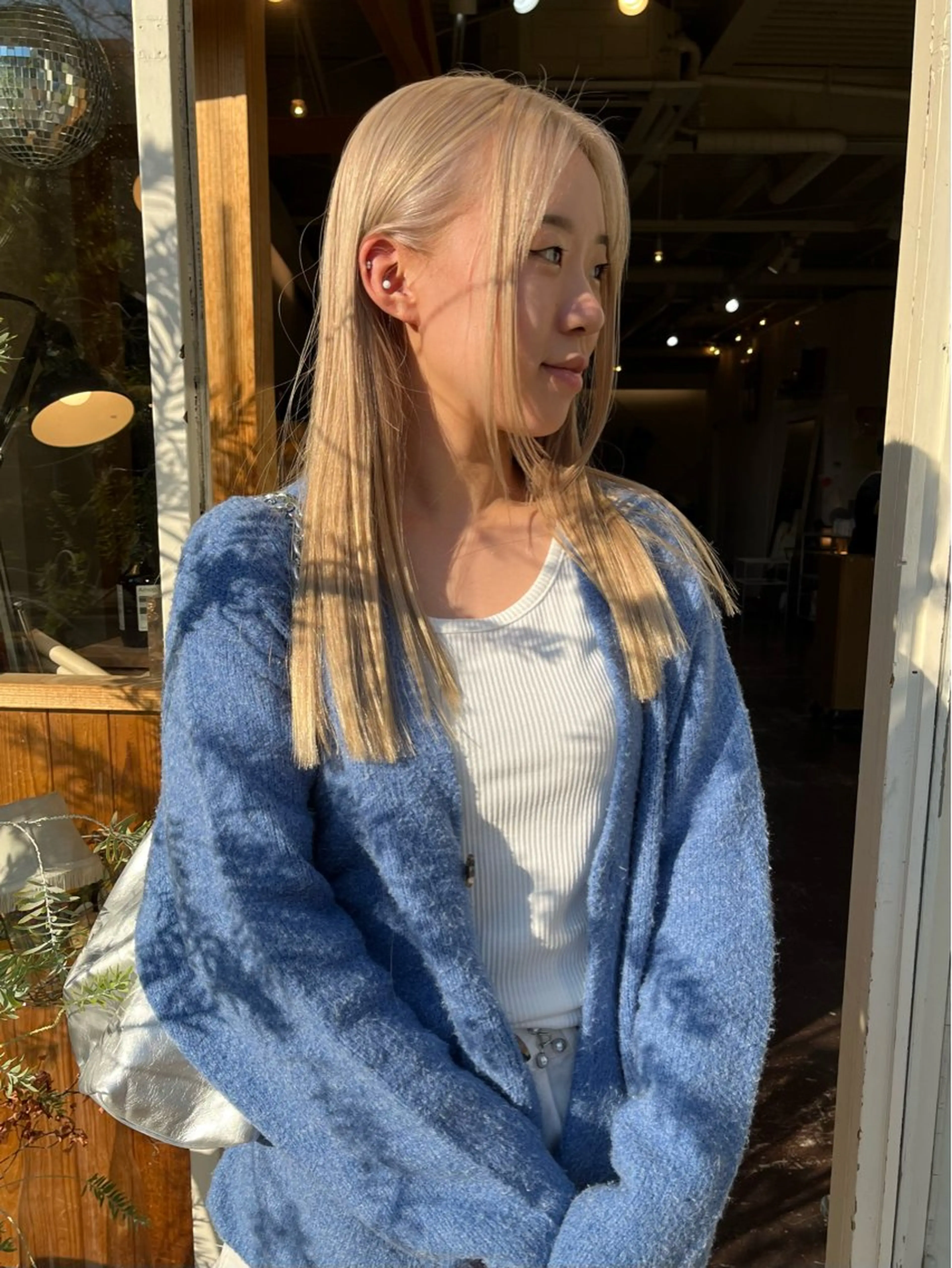 セミロング カット ヘアカラー トリートメント iru所属・mi kiのヘアスタイル