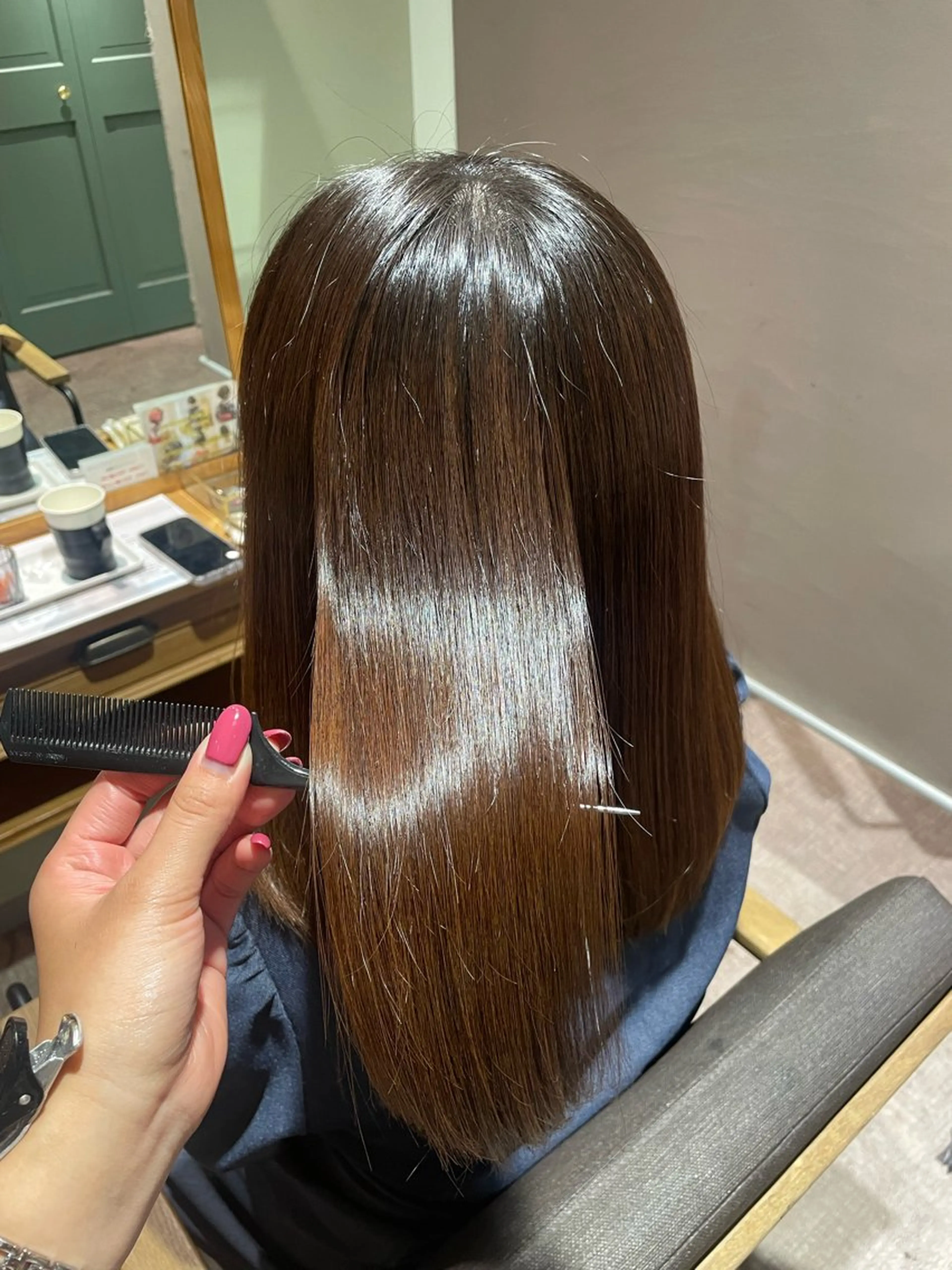 セミロング カラー カット ヘアカラー 石川 聖奈のヘアスタイル