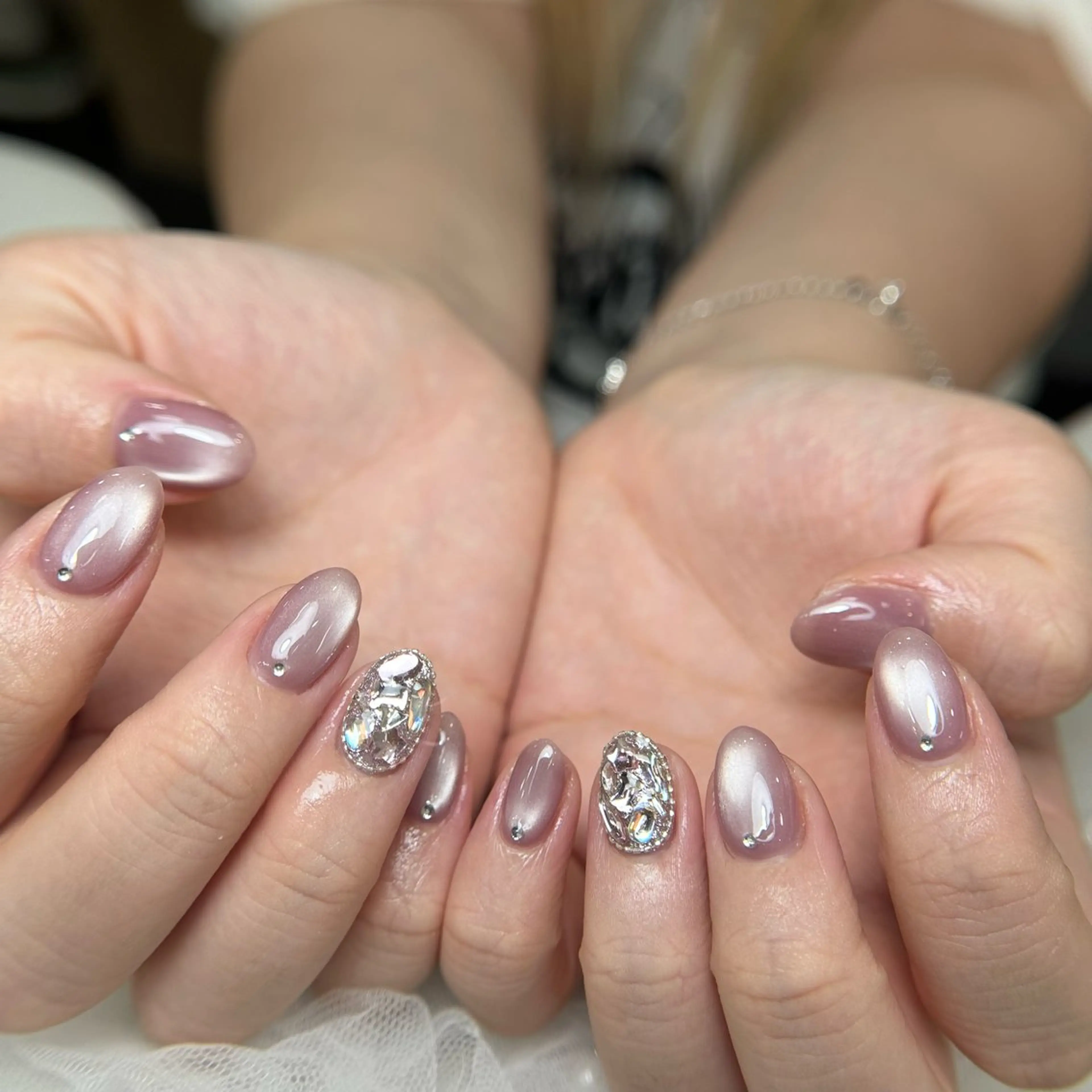 ネイル フレンチネイル グラデーション 韓国ネイル マグネットネイル シンプルネイル ハンドネイル CoMo Nail Studio所属・CoMo Nailのネイルデザイン