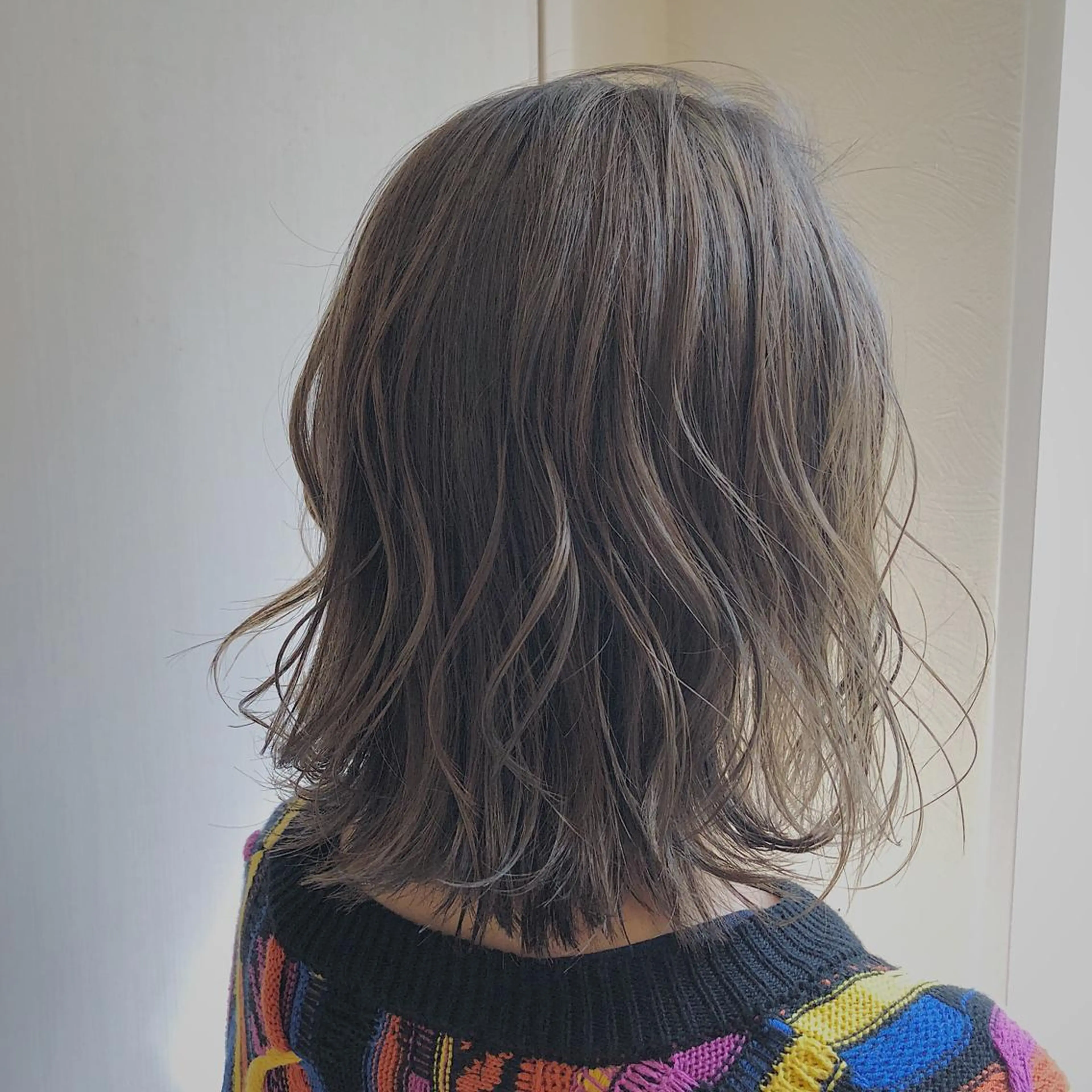 ミディアム カラー ベージュカラー ブリーチ ダブルカラー ピンクカラー シルバー 佐々木 シホミのヘアスタイル
