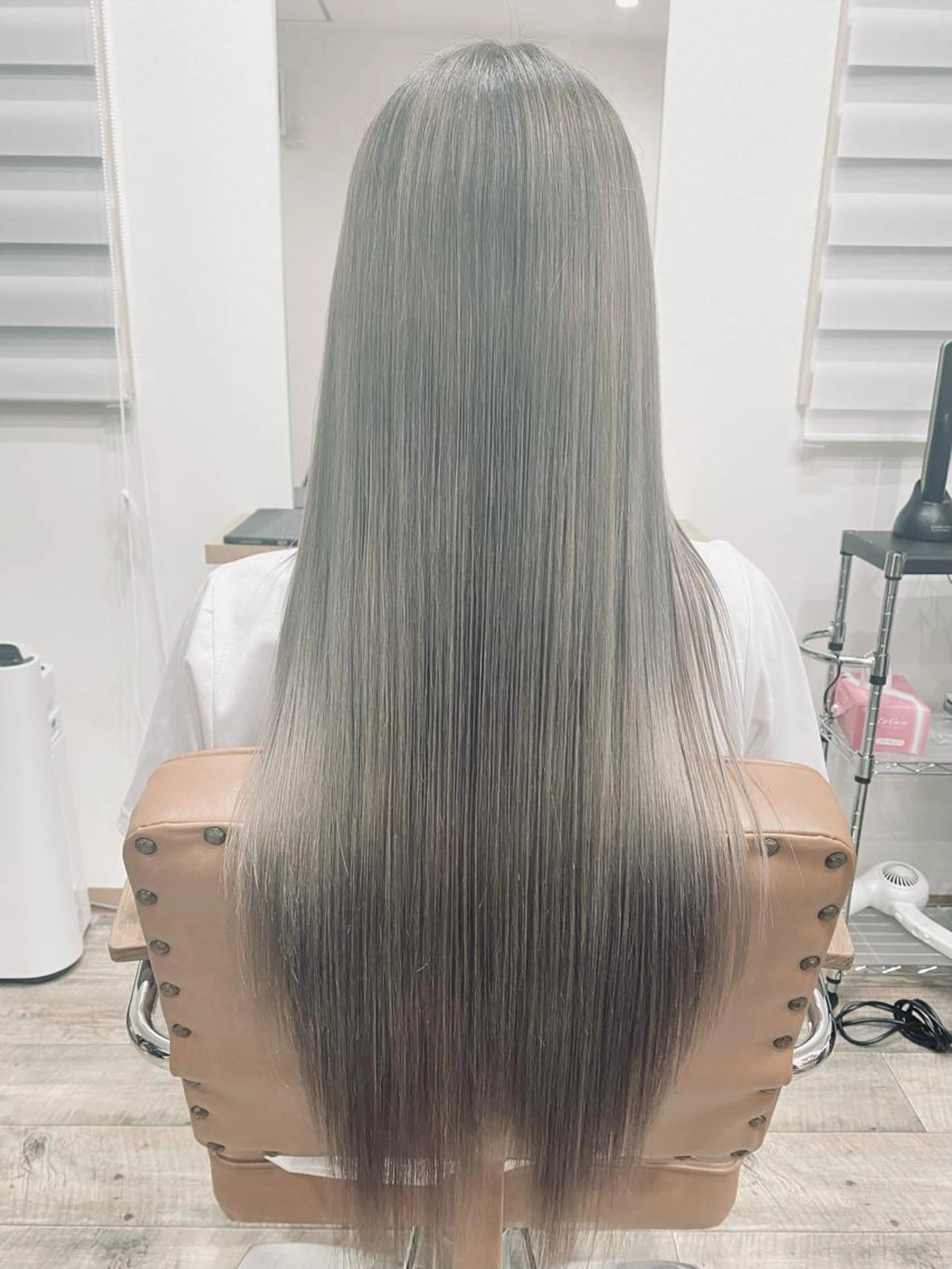 ✨トリプルカラー✨ブリーチ×2＋フルカラー＋3stepトリートメント ミルクティー ホワイトグレージュ etc..の写真