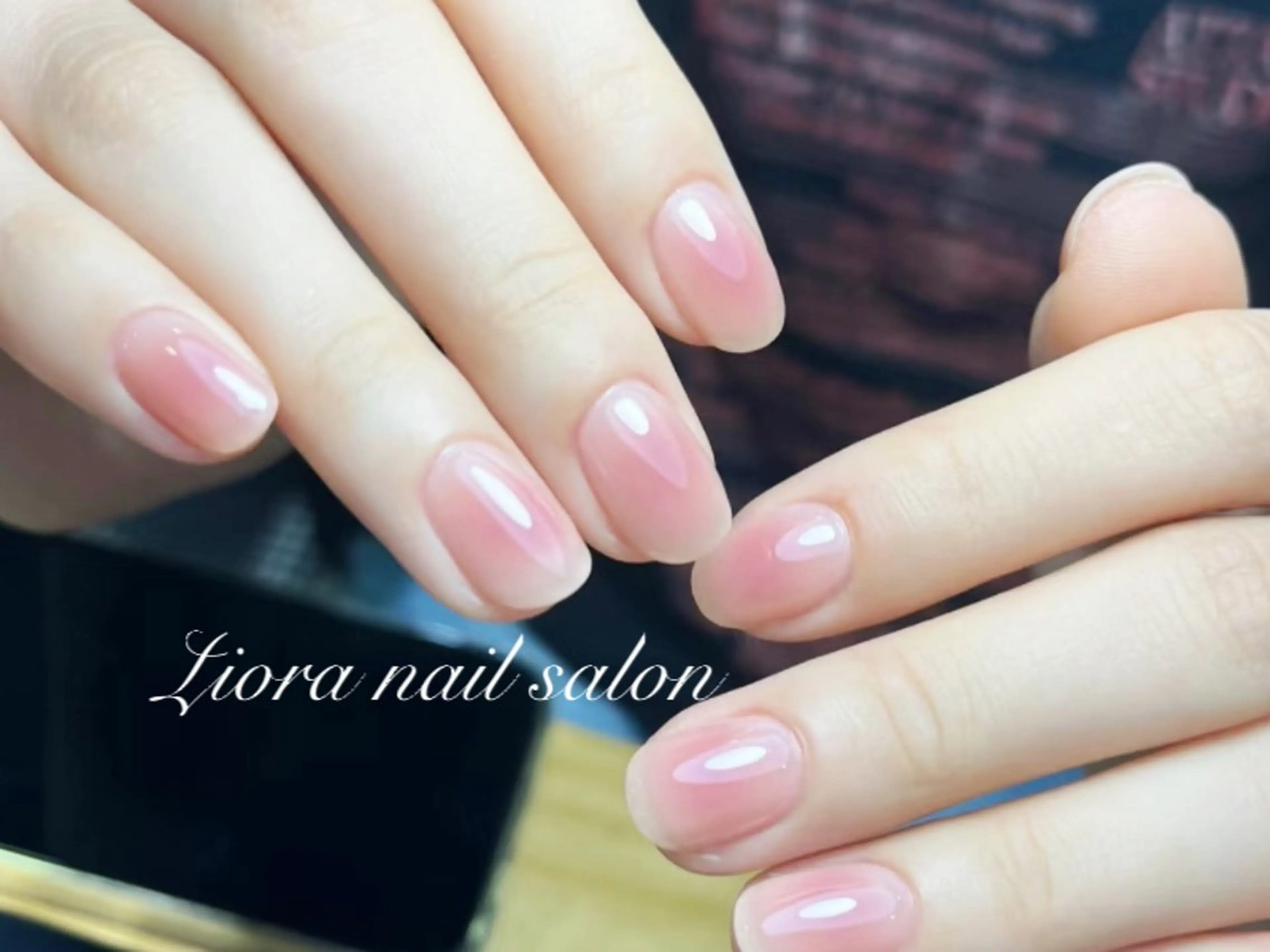 ネイル フレンチネイル ジェルネイル ガーリー グラデーション キラキラネイル ハンドネイル Liora ネイルサロン所属・Liora nail salonのネイルデザイン