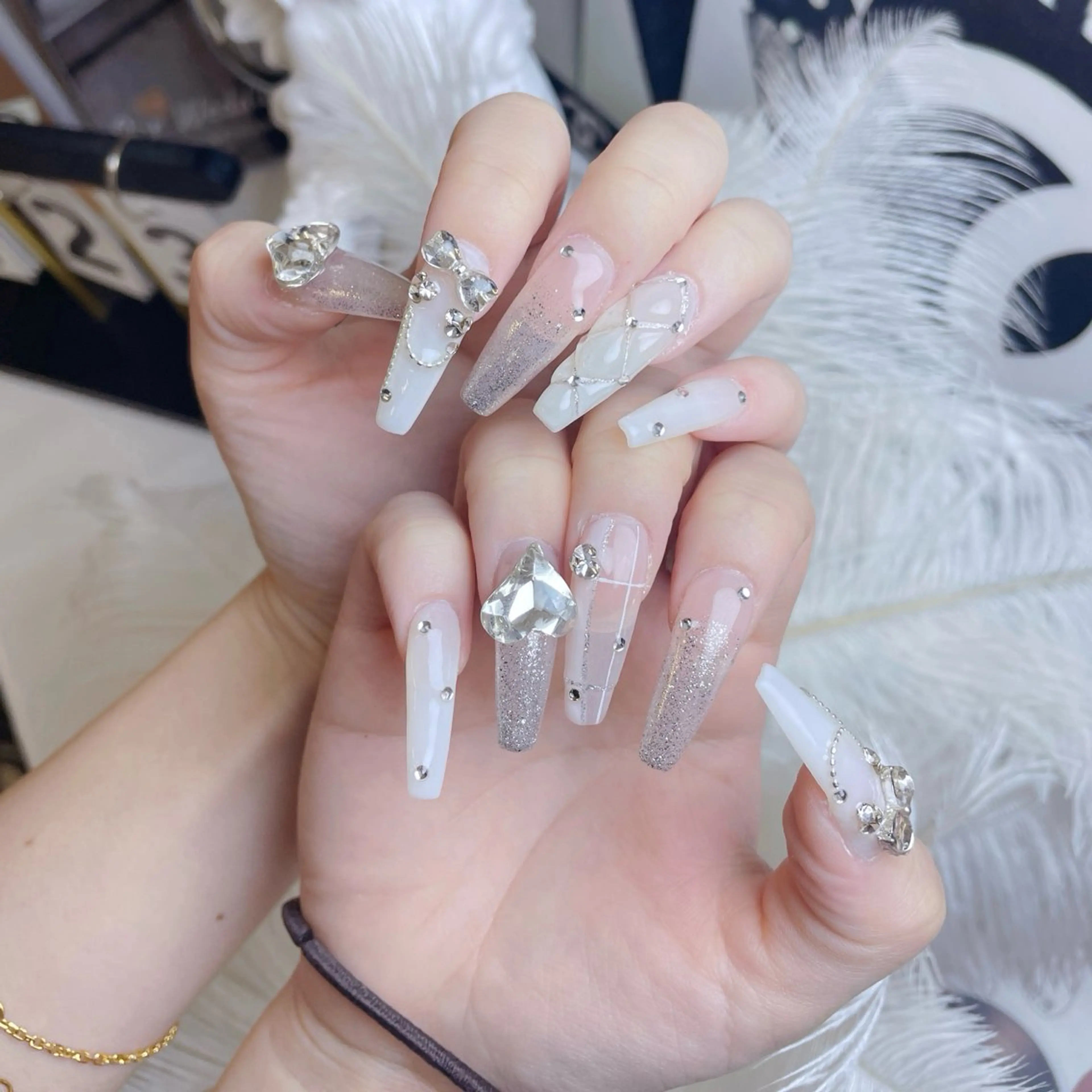 ネイル ハート キラキラネイル 韓国ネイル マグネットネイル スカルプネイル ハンドネイル MELODY BEAUTY SALON所属・Melody  スカルプ専門店のネイルデザイン