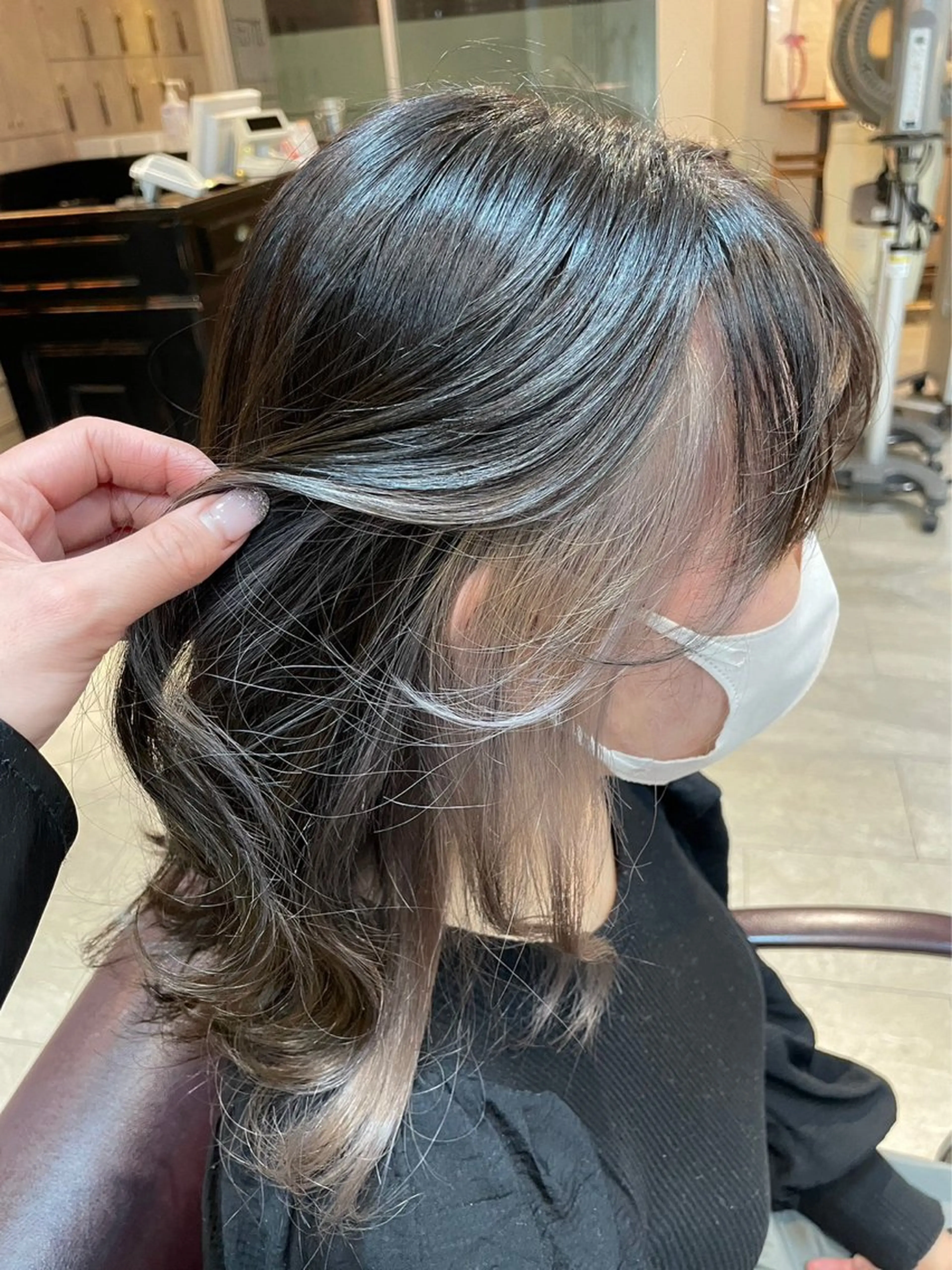 セミロング カラー ヘアアレンジ 🎀ハイトーン・艶 カラー HANA🎀のヘアスタイル