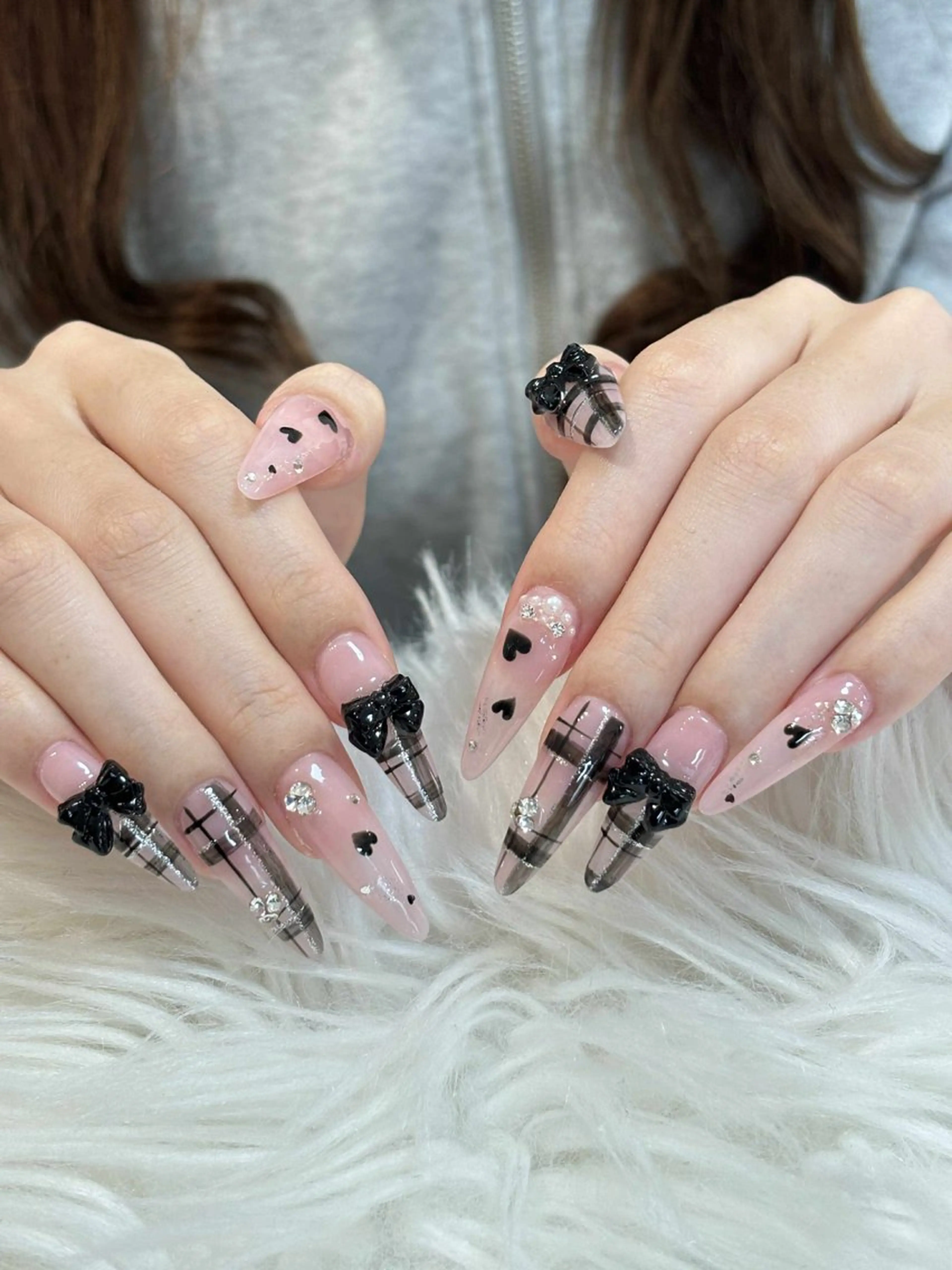 ネイル フレンチネイル ジェルネイル キラキラネイル 韓国ネイル マグネットネイル ハンドネイル Julli nail studio所属・Julli NailStudioのネイルデザイン