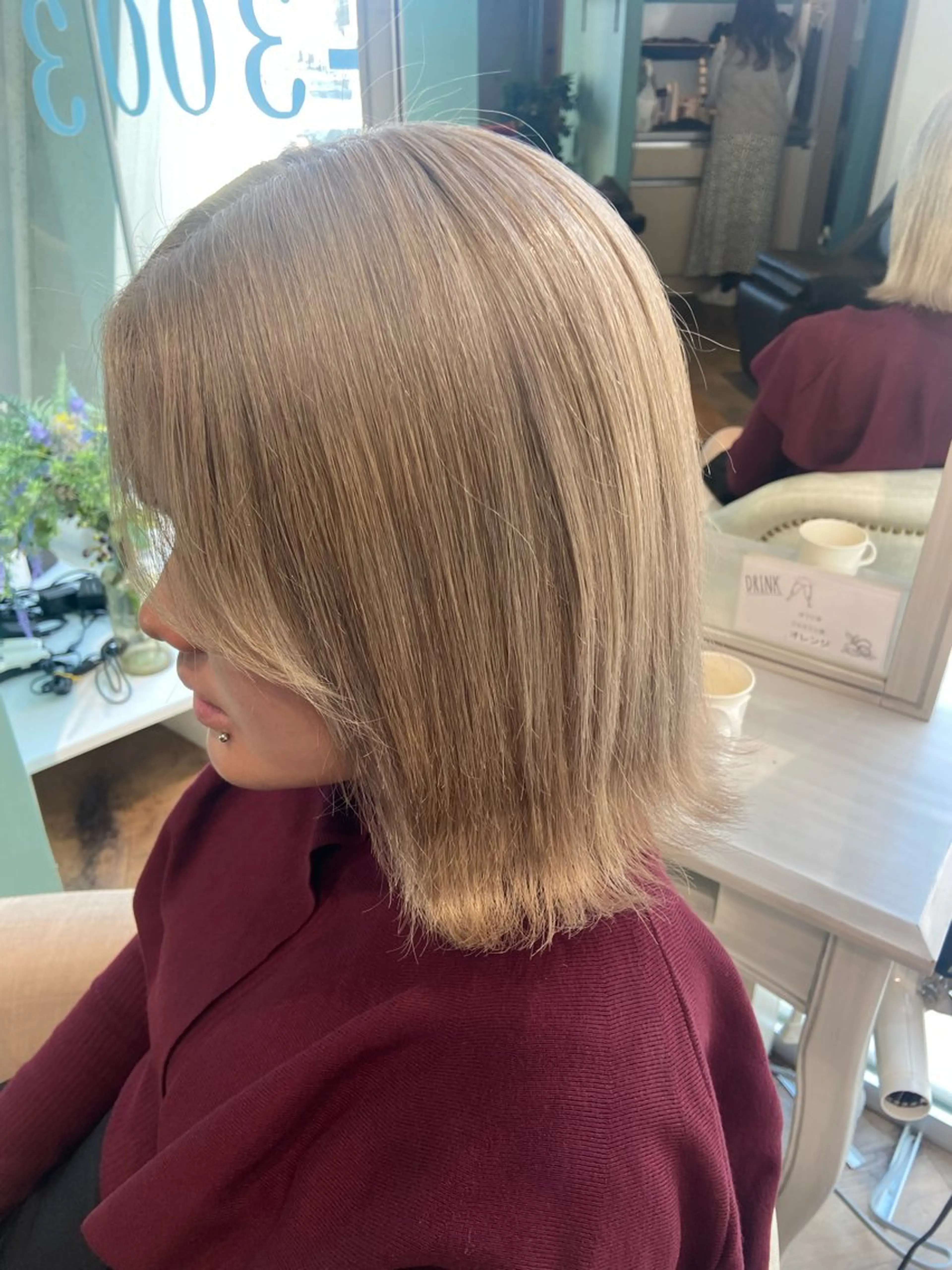 ショート カラー ベージュカラー ブロンド ミルクティーベージュ ヘアカラー トリートメント 🧸プルエクステ❤︎ ネイルKAO🧸のヘアスタイル
