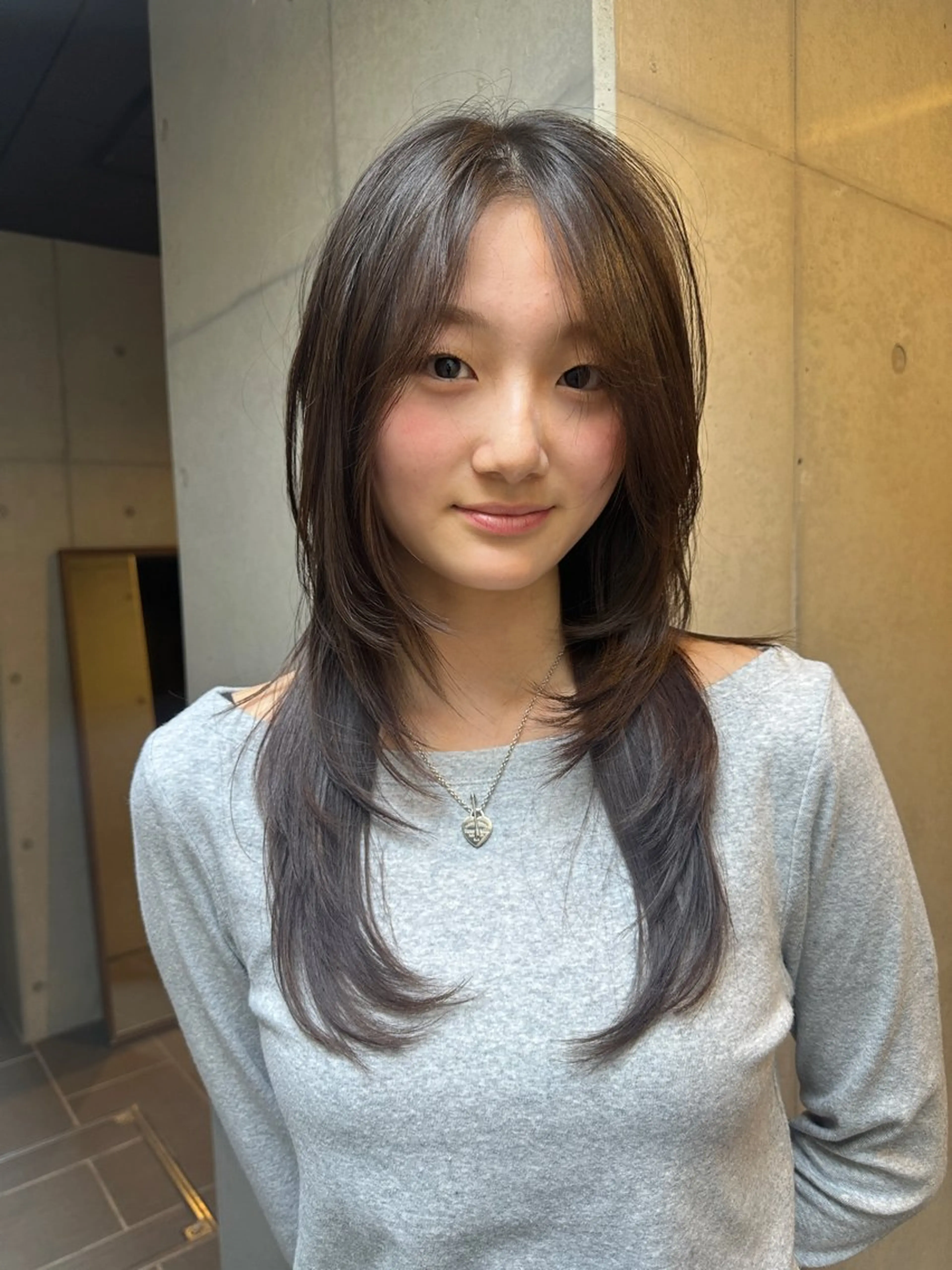 ロング カラー ロングレイヤー 顔まわりレイヤー ハッシュカット レイヤーカット ロング カット ヘアカラー ウルフ/レイヤー🟠 山本祐輔🟠のヘアスタイル