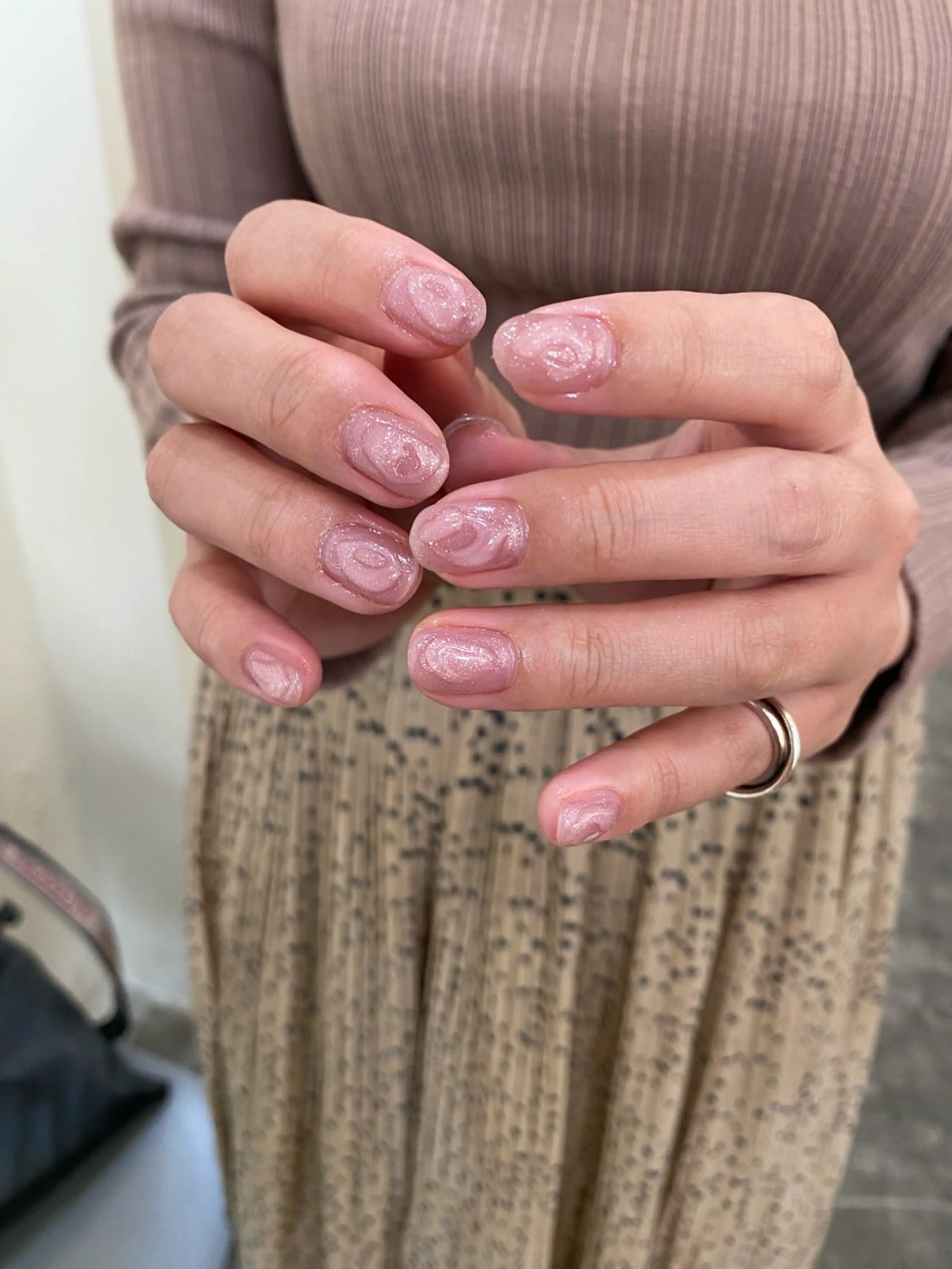 ネイル ラメ(グリッター) ピンク nable.所属・望月 実莉のネイルデザイン