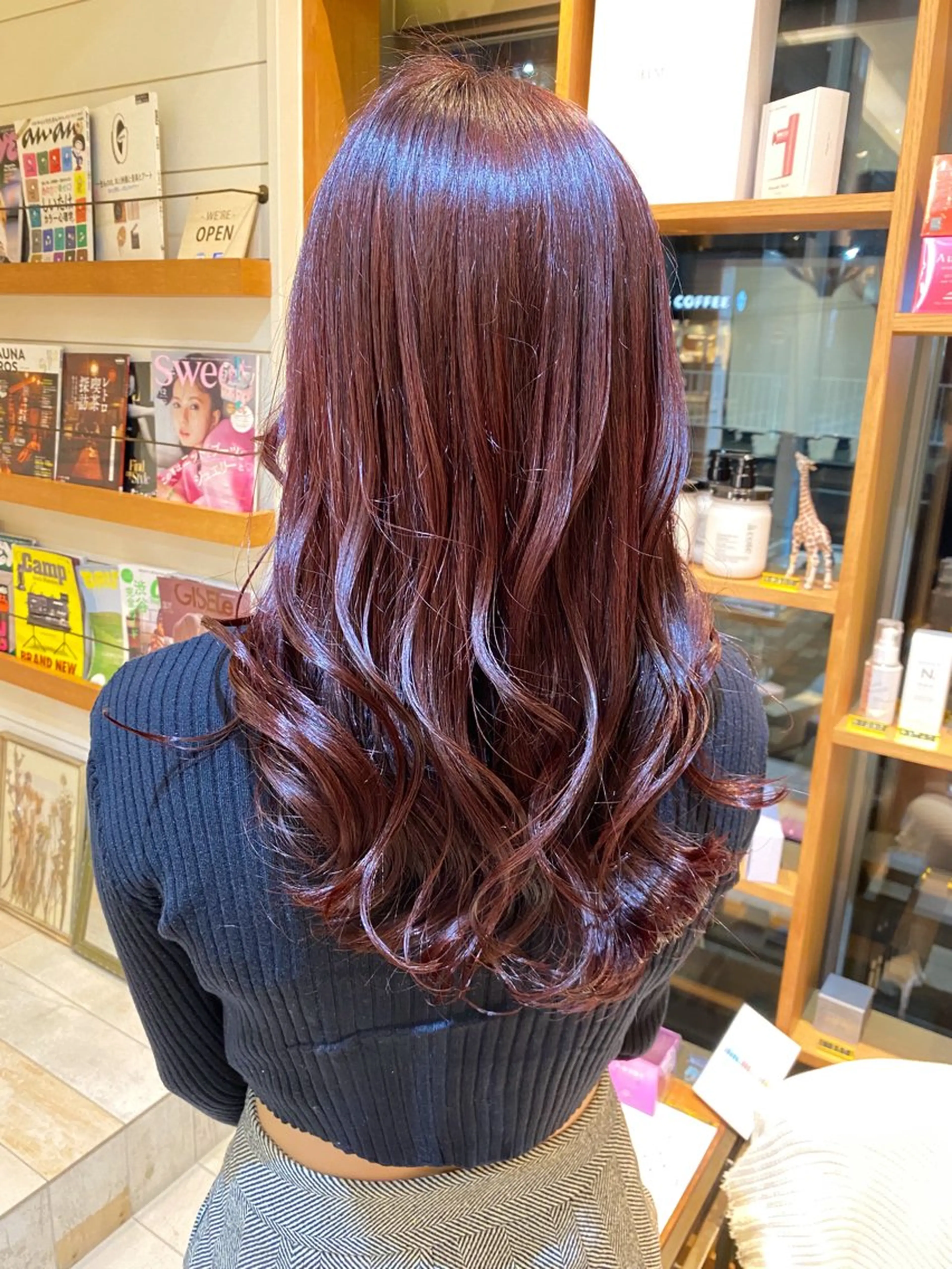 ロング カラー レッドカラー 🧸にしかた ちひろ🧸 / 渋谷のヘアスタイル
