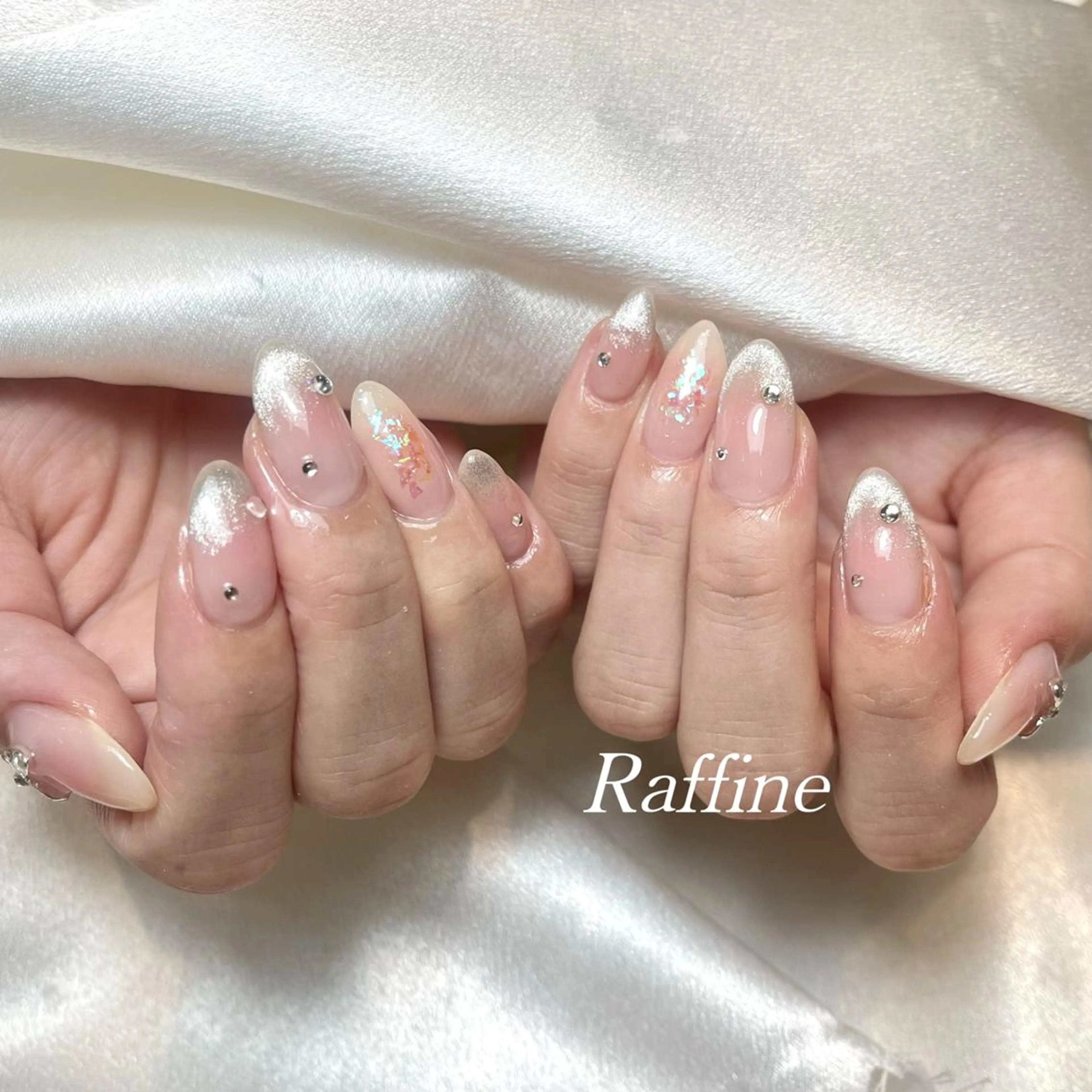 ネイル RAFFINE 月🦋🩵のネイルデザイン