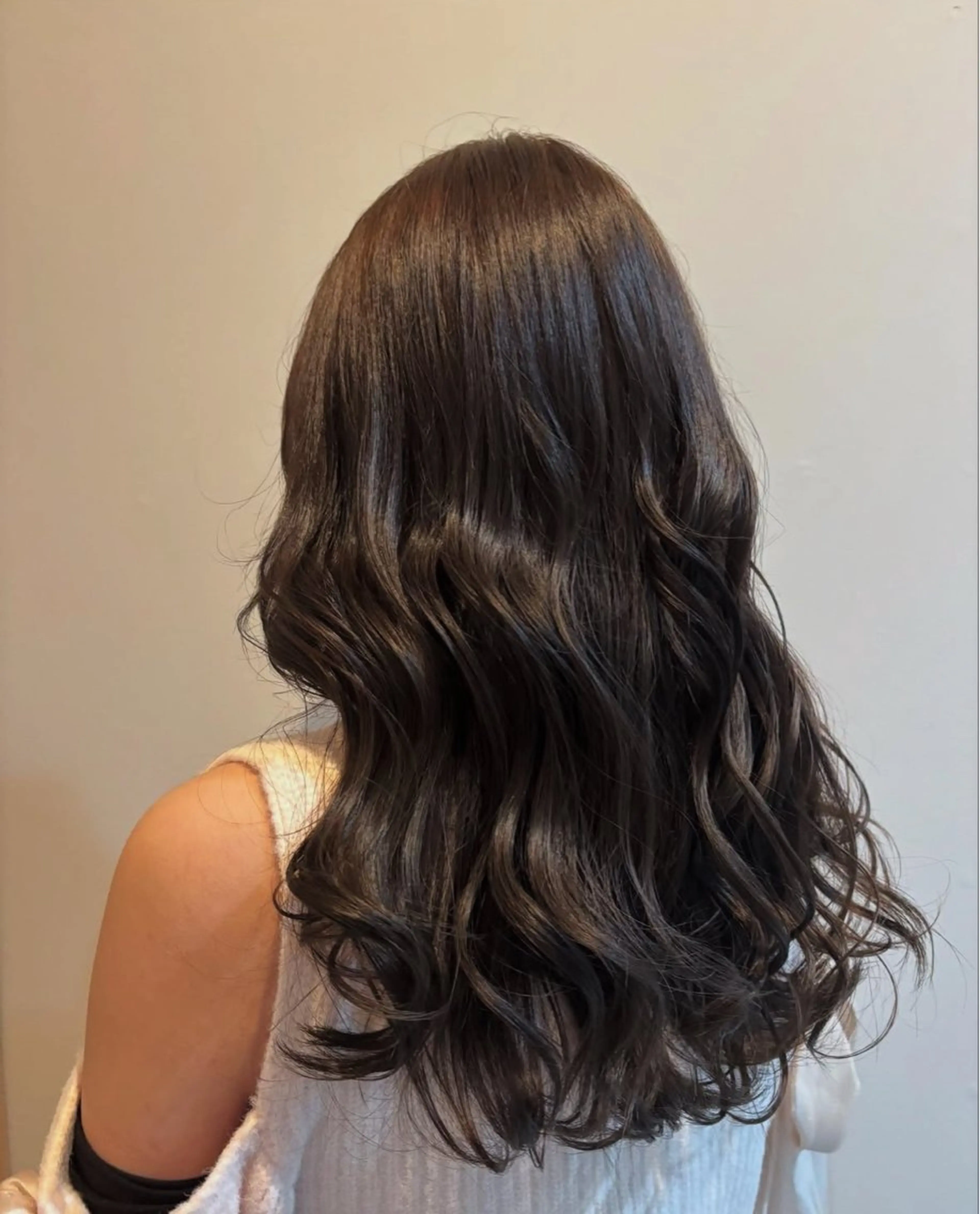ロング カラー 横田 凜子のヘアスタイル