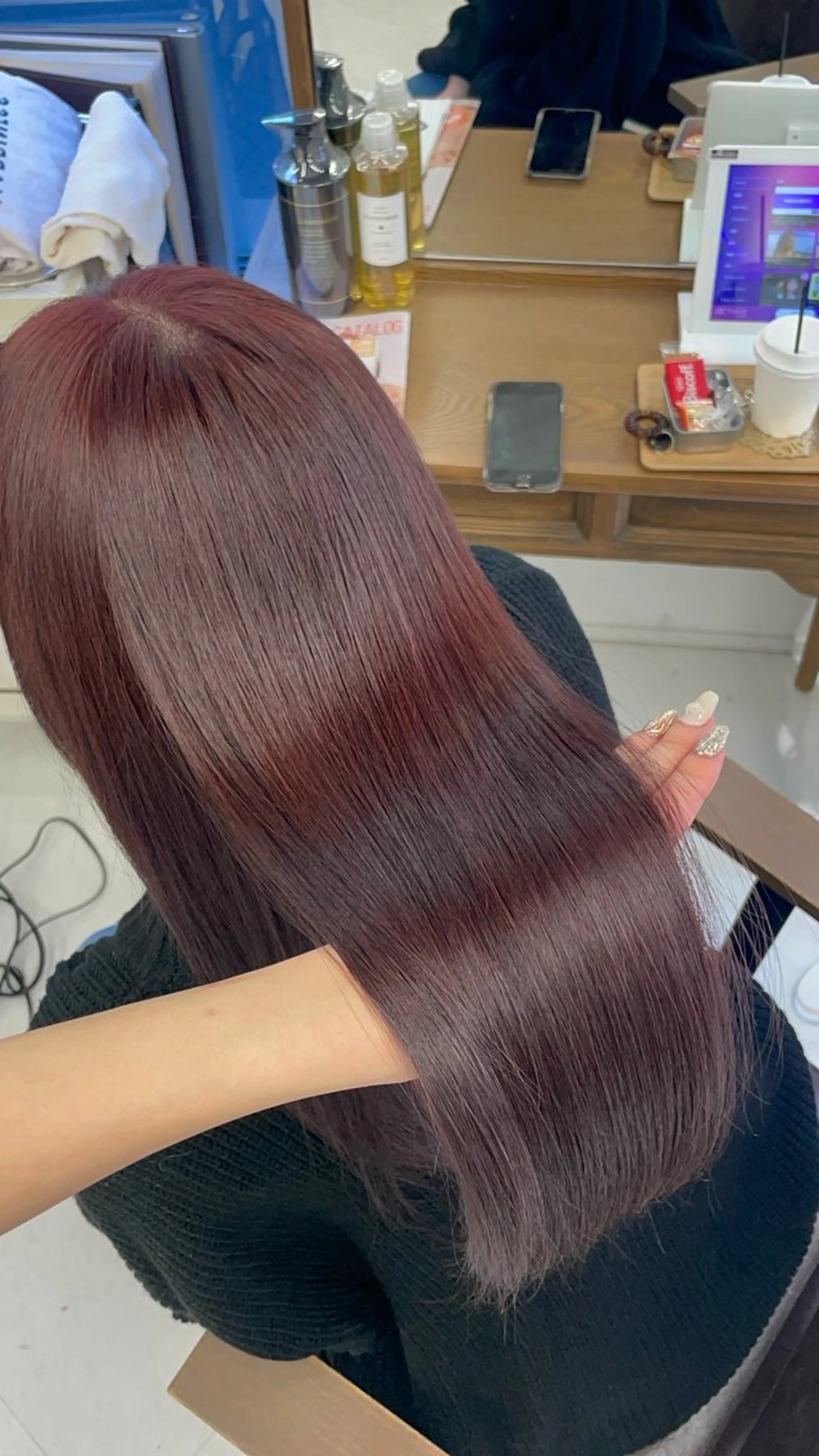 セミロング カット ヘアカラー 大林 菜海のヘアスタイル