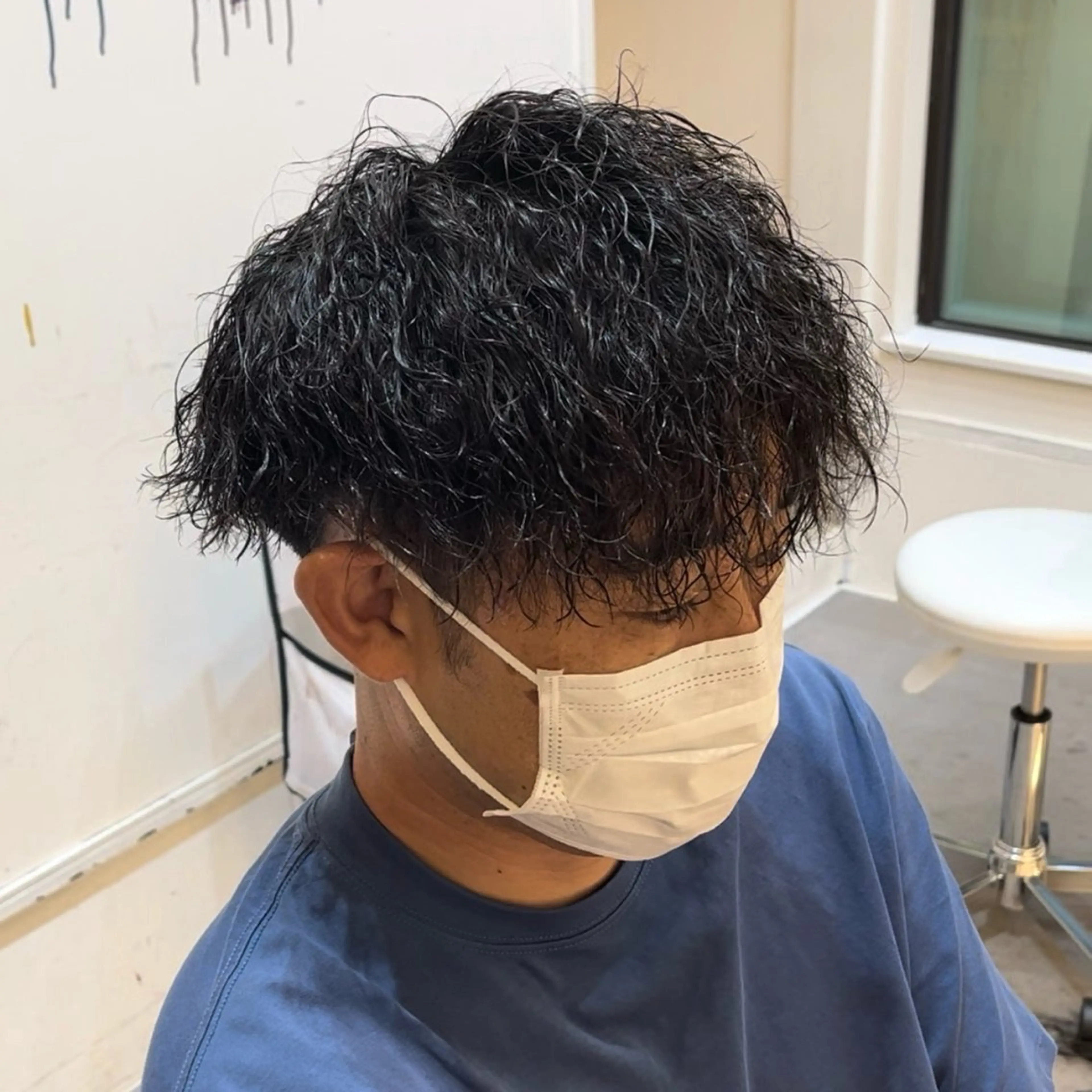 パーマ メンズ マッシュ メンズパーマ ツイストスパイラルパーマ 刈り上げ スパイラルパーマ カット パーマ GISELA サリナのヘアスタイル