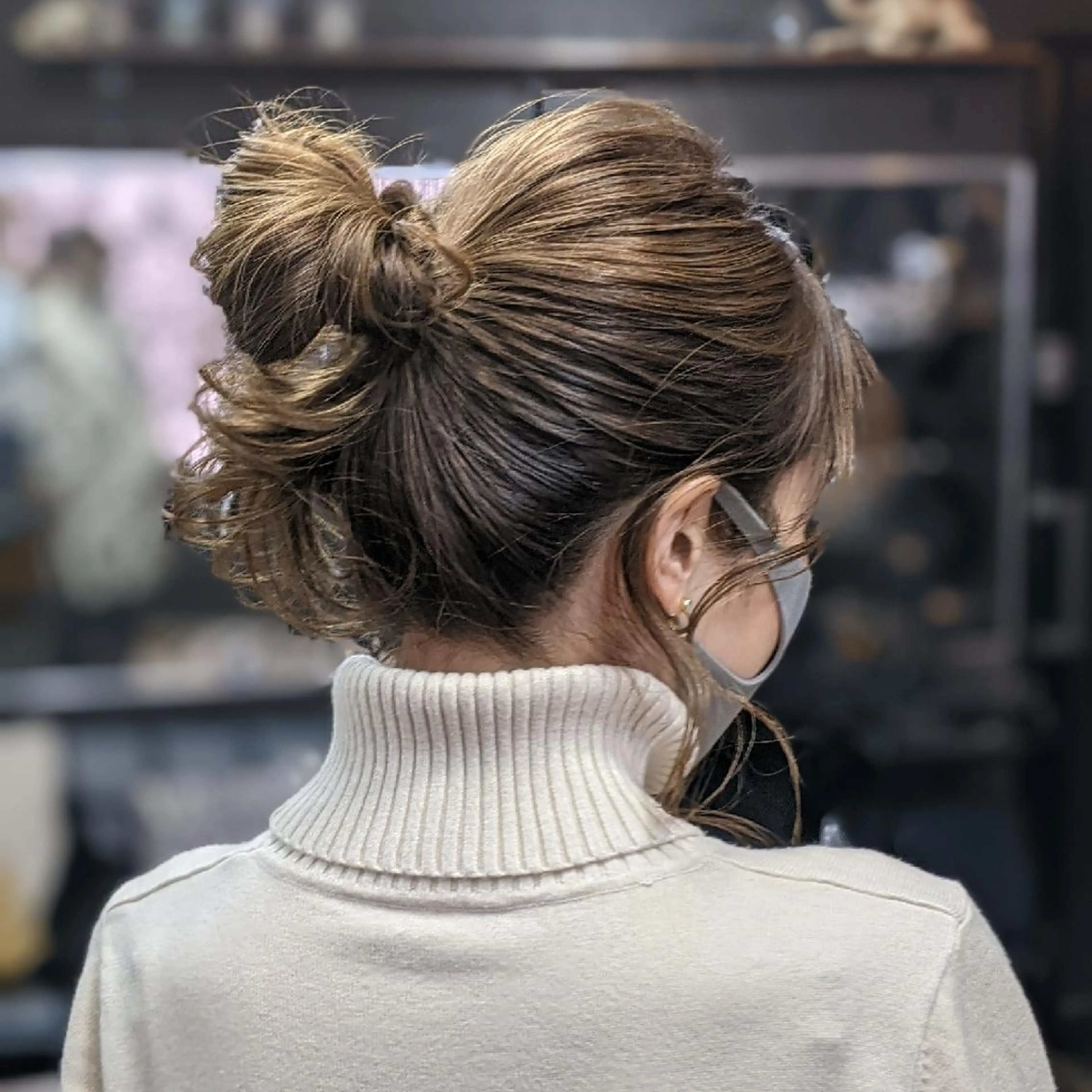 ヘアアレンジ セミロング お団子ヘア Ruheplatz所属・HIKARI＠ Ruheplatzのヘアスタイル