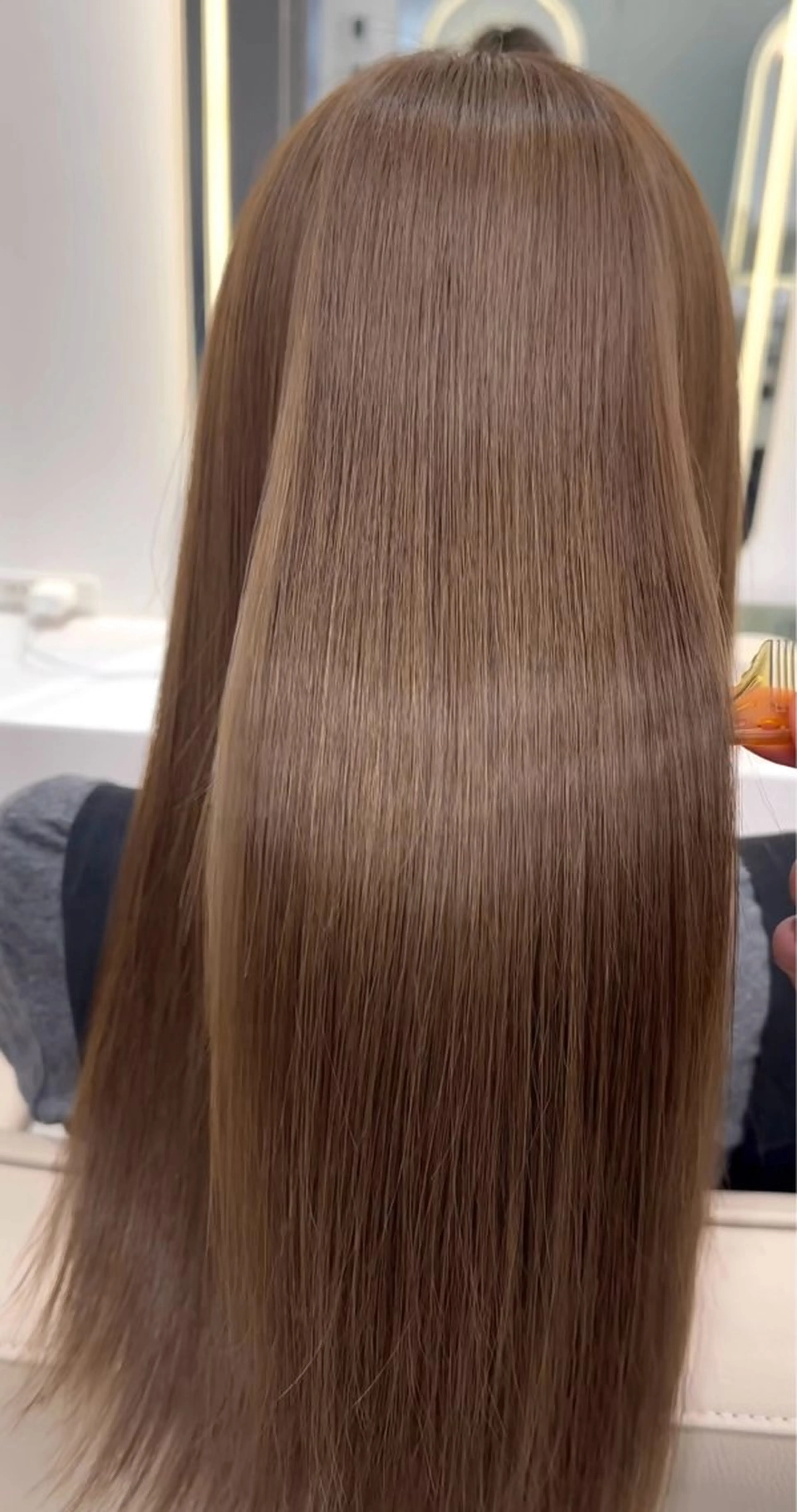 ロング カット 縮毛矯正 IVE所属・透け感カラー 髪質改善🫧Annaのヘアスタイル