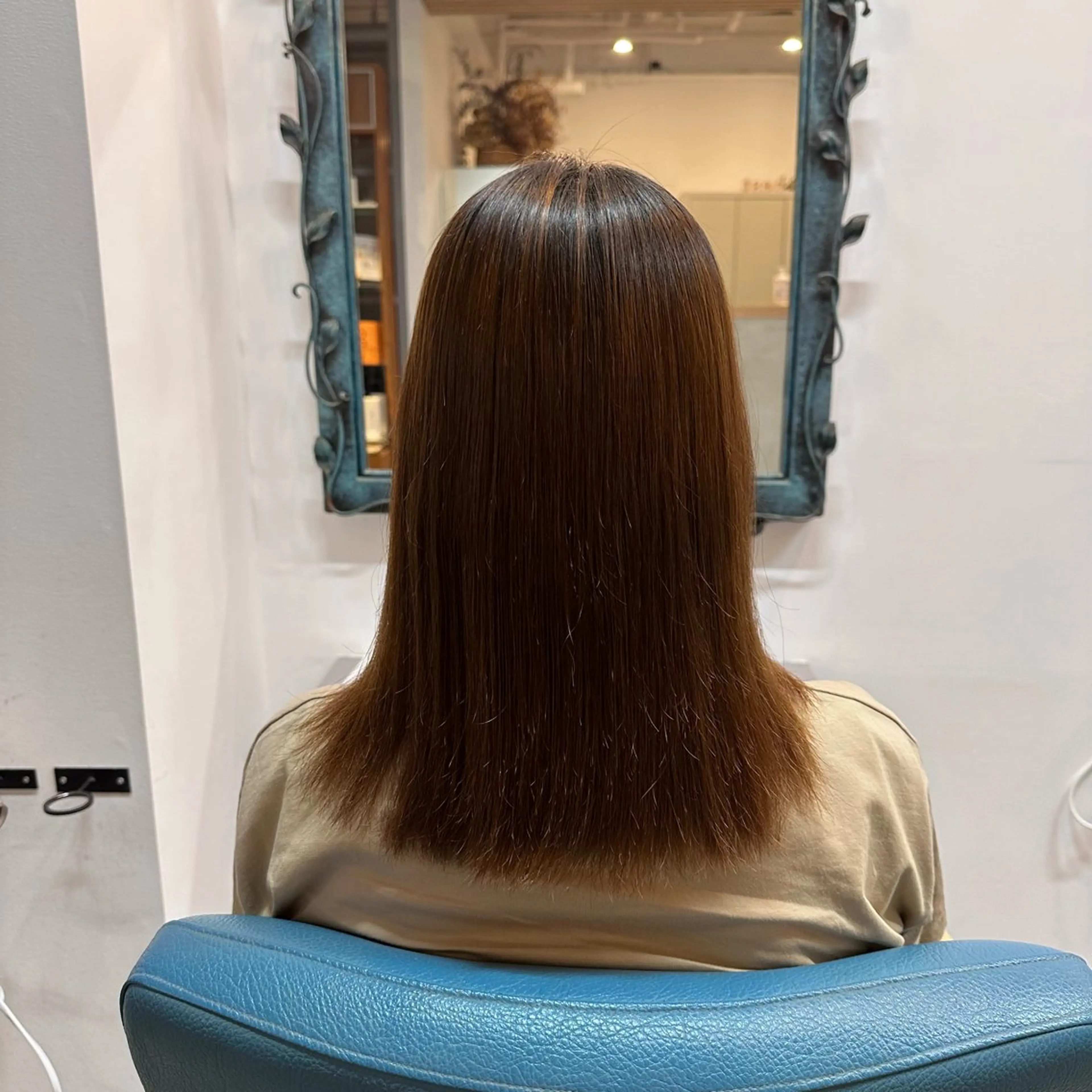 セミロング 縮毛矯正 CHEST　若松 采実のヘアスタイル