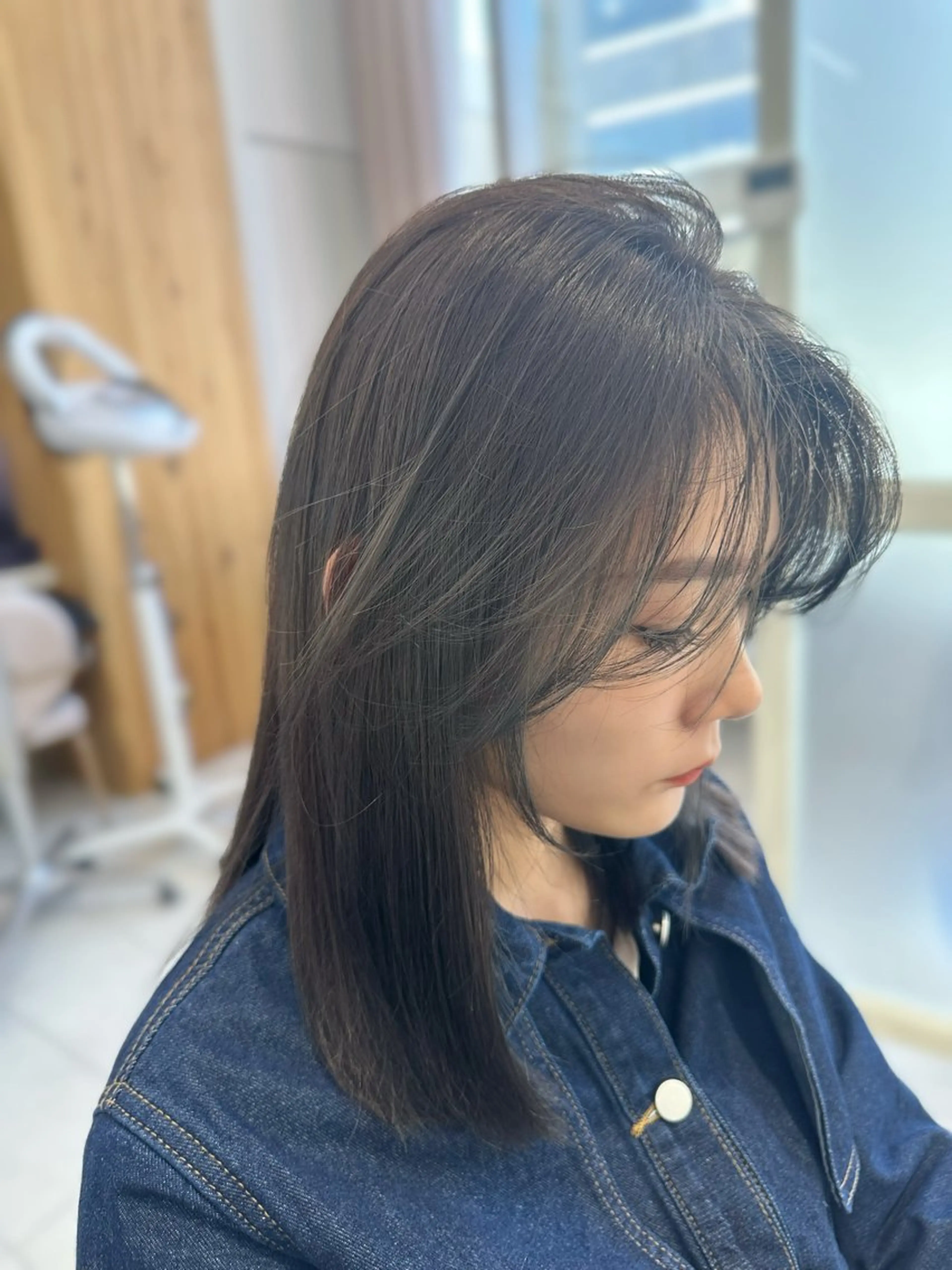 ミディアム oto🎀×美髪× シースルー前髪🤍のヘアスタイル