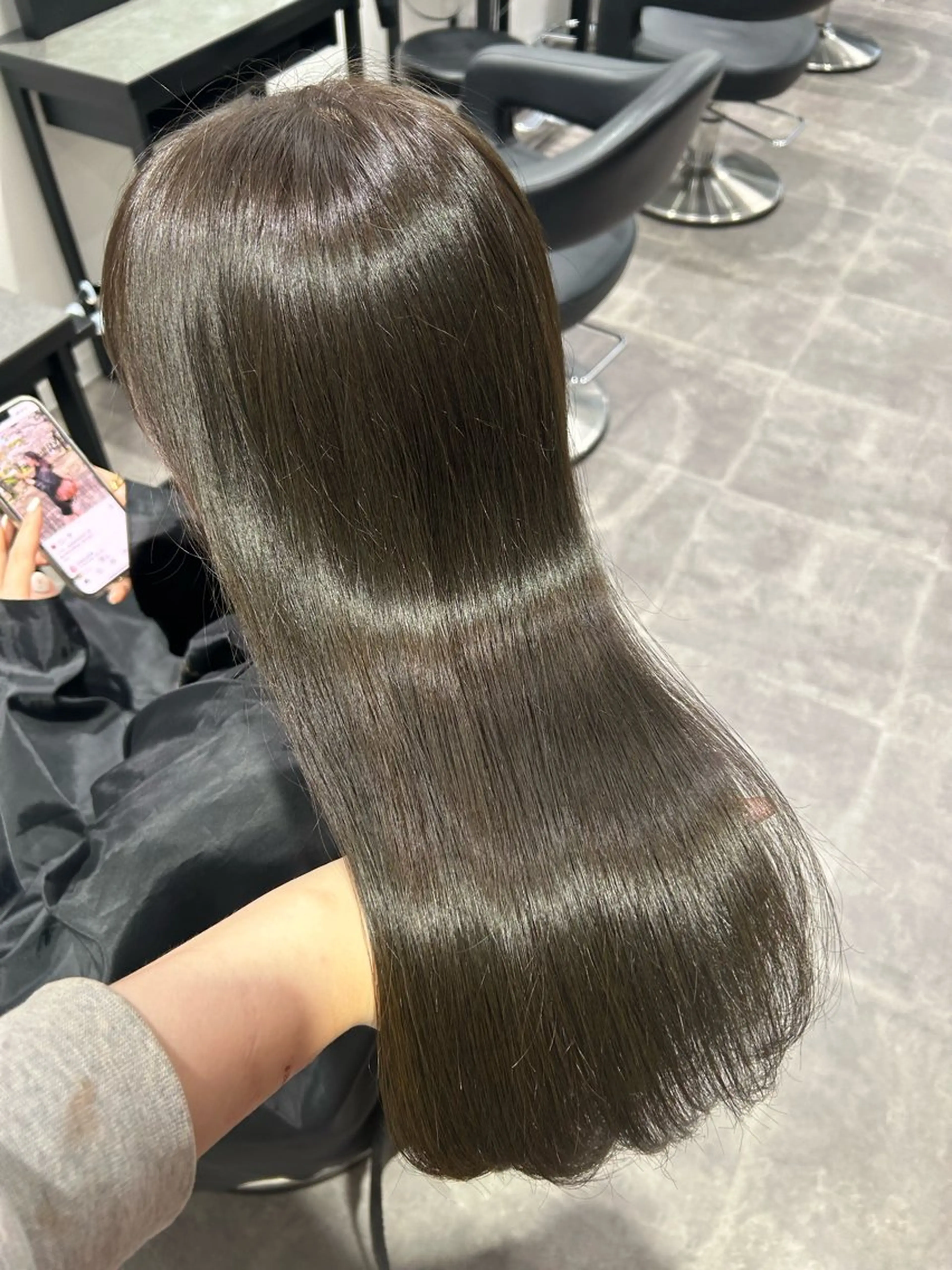 セミロング カラー パーマ 縮毛矯正 カット ヘアカラー トリートメント ヘアセット 💗うる艶モテ髪 💗髪質改善✨🫧のヘアスタイル