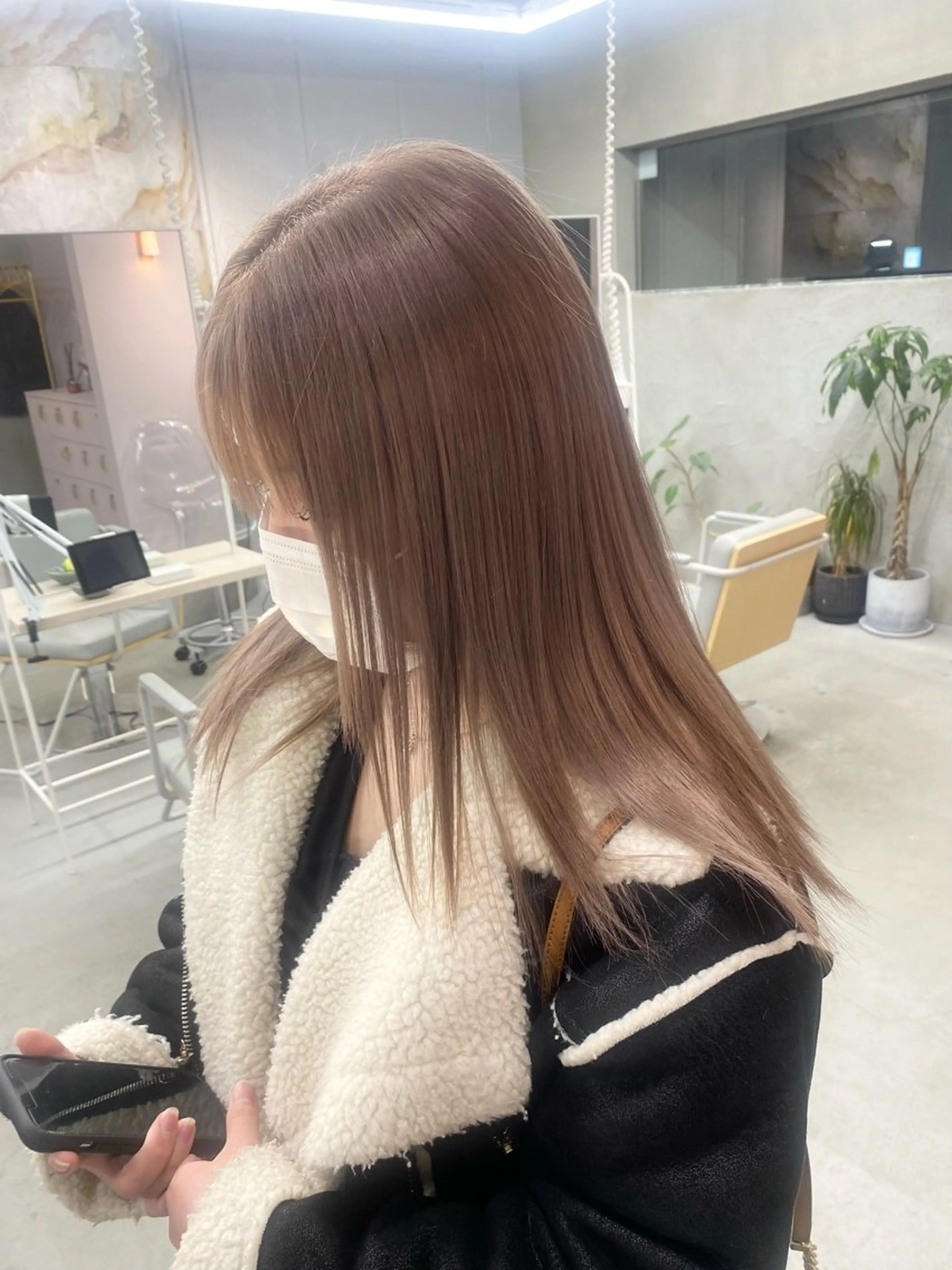 セミロング カラー ヘアカラー qulim所属・前橋 姫奈のヘアスタイル