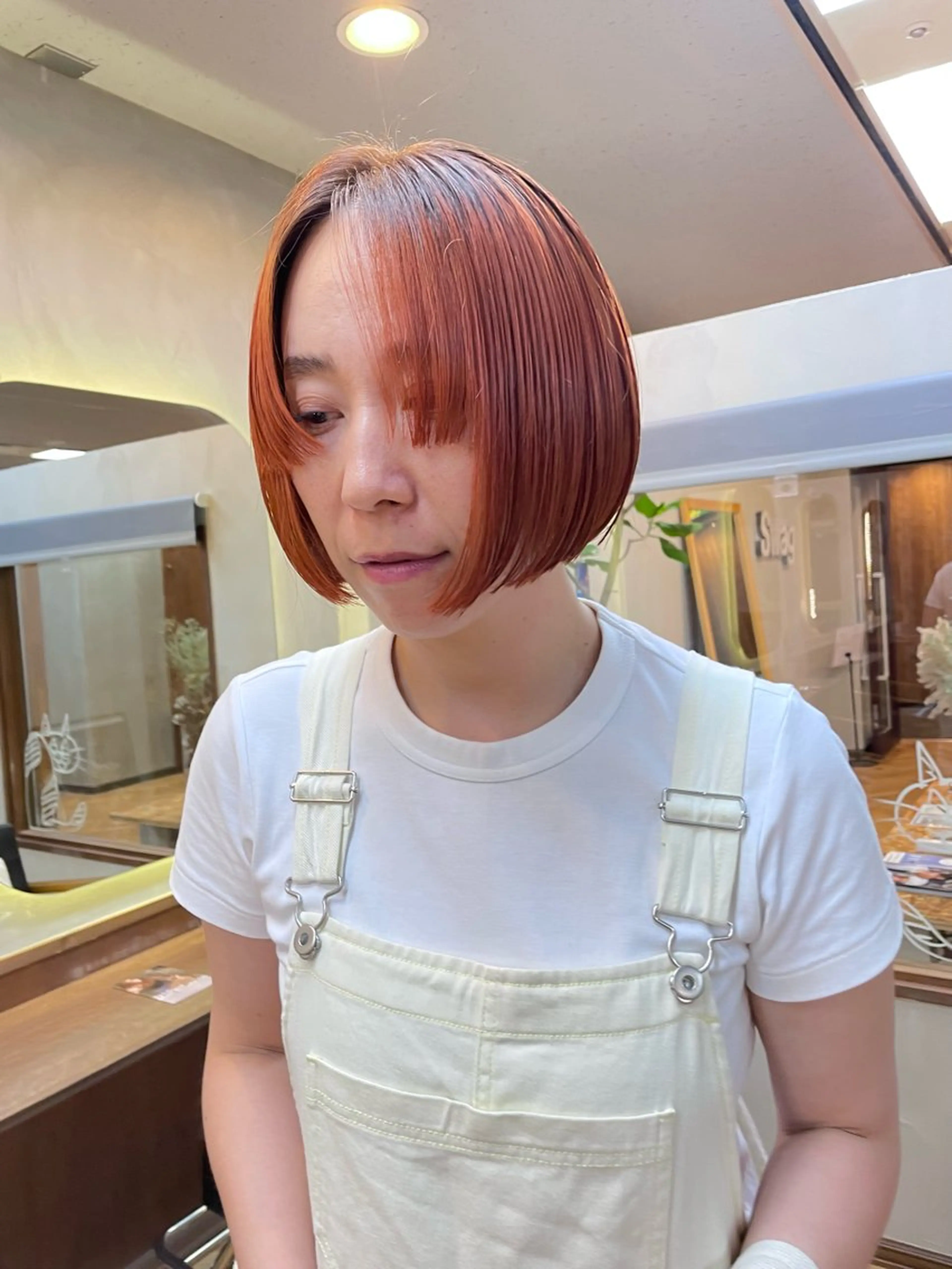 ミディアム カラー パーマ ヘアアレンジ メンズ キッズ ネイル マツエク・マツパ アイブロウ カシス オレンジ カラーマツエク オレンジ カット ヘアカラー トリートメント tatsumi/ボブ ウルフ/レイヤーのヘアスタイル
