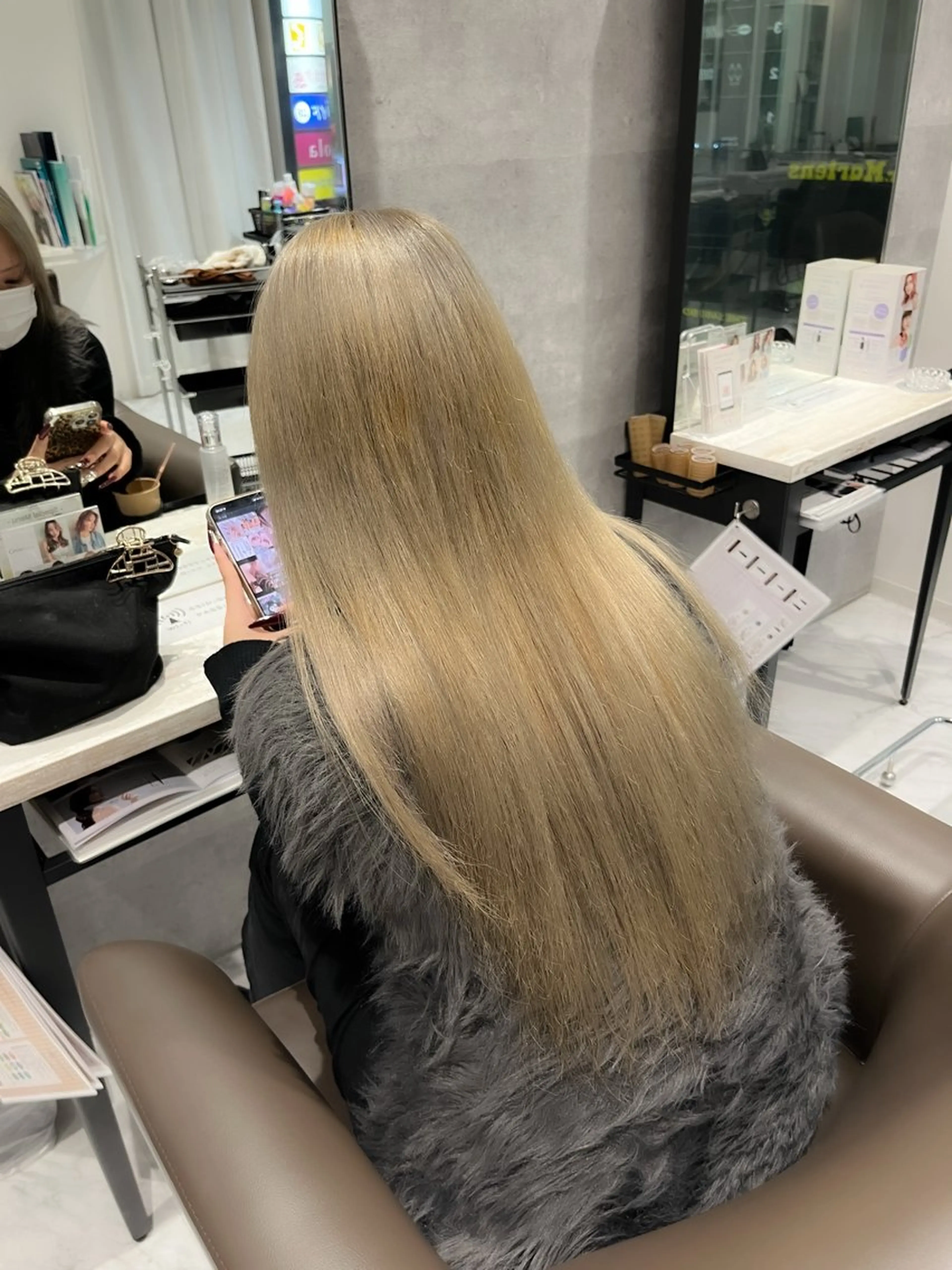 セミロング カラー ヘアカラー 坂本 理輝のヘアスタイル