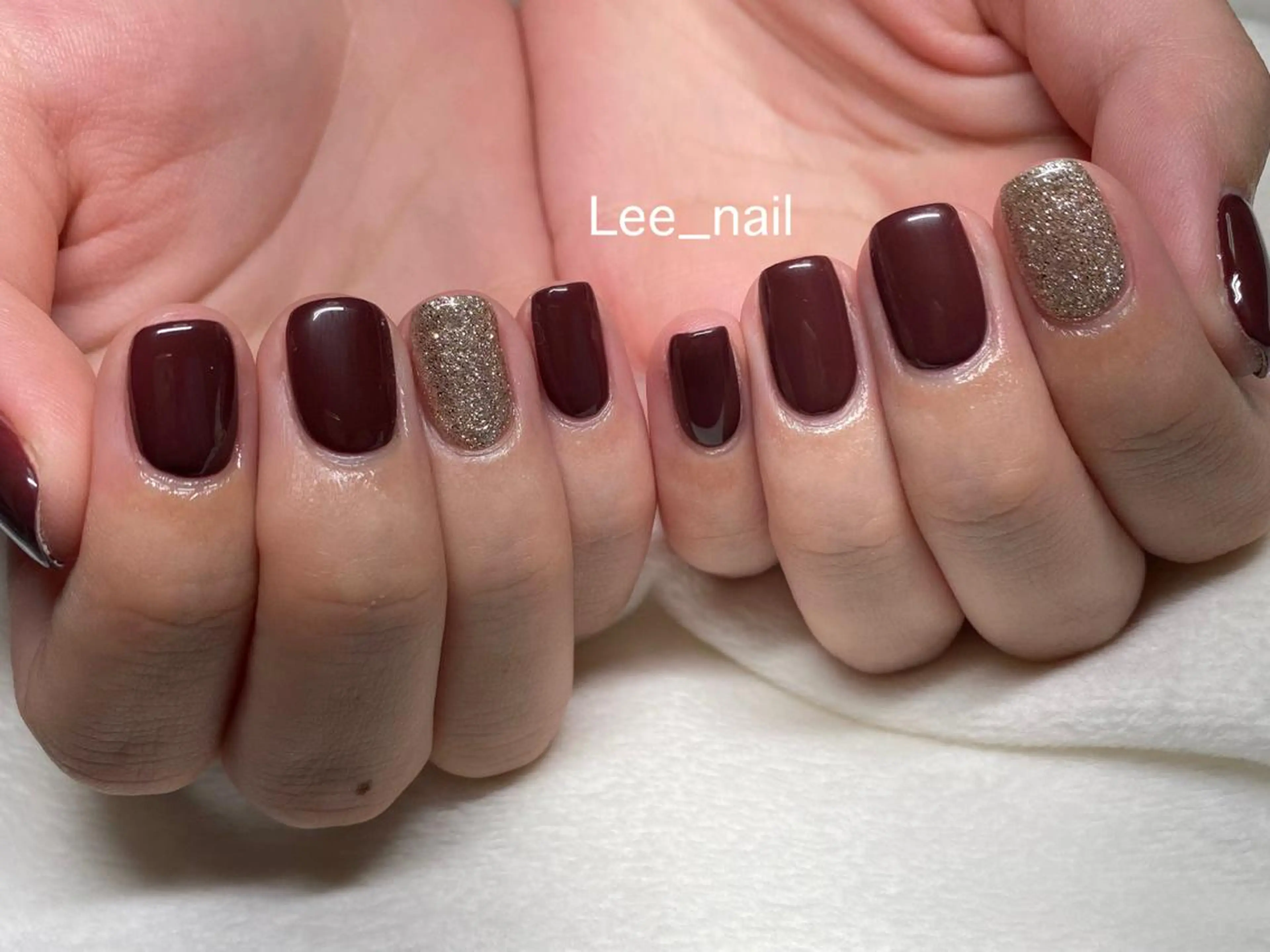ネイル ボルドー グラデーション ラメ(グリッター) ラメグラデーション ワンカラーネイル ハンドネイル Lee_ nailのネイルデザイン