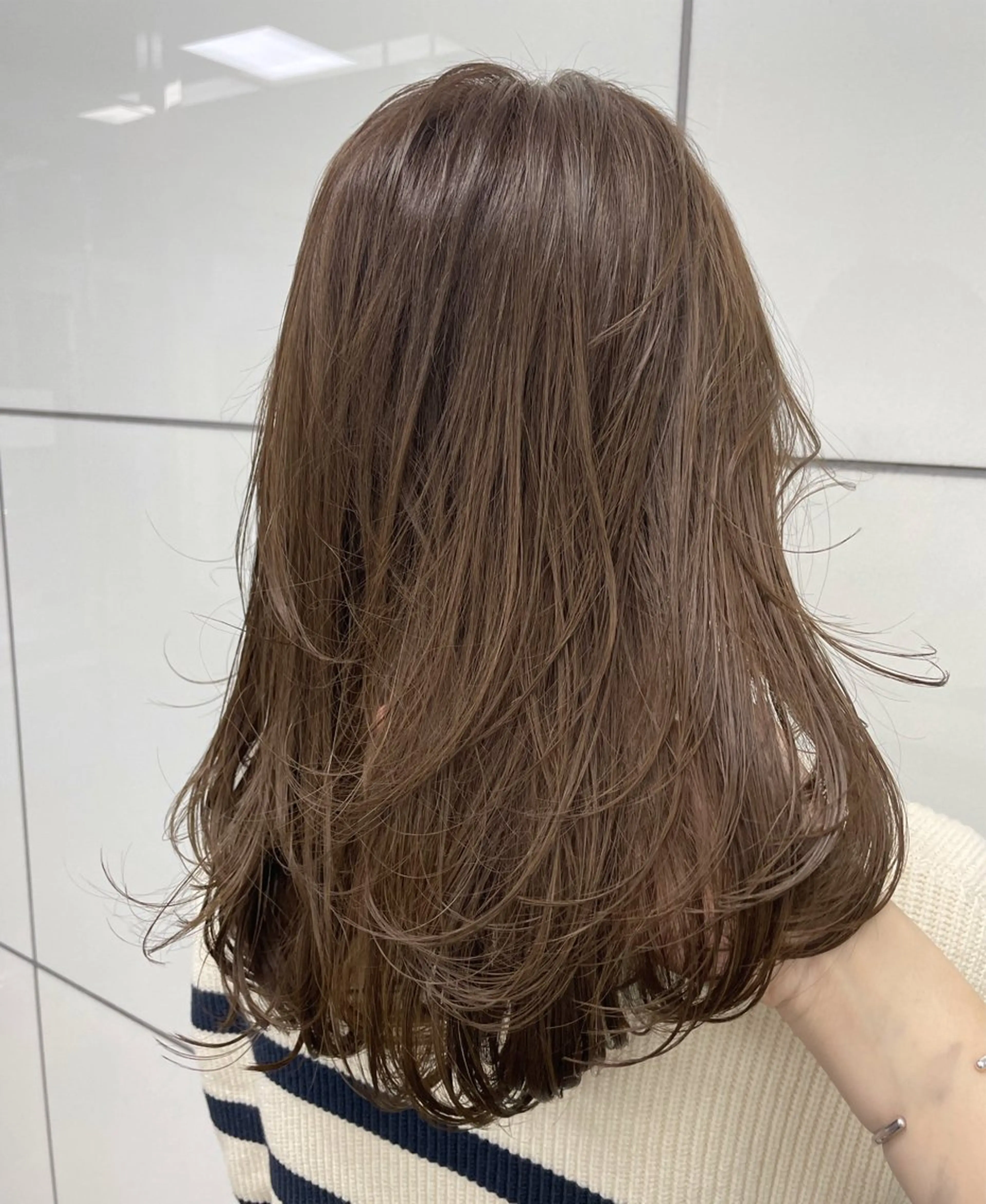 セミロング 髪質改善カラー 🫧川井麻由のヘアスタイル