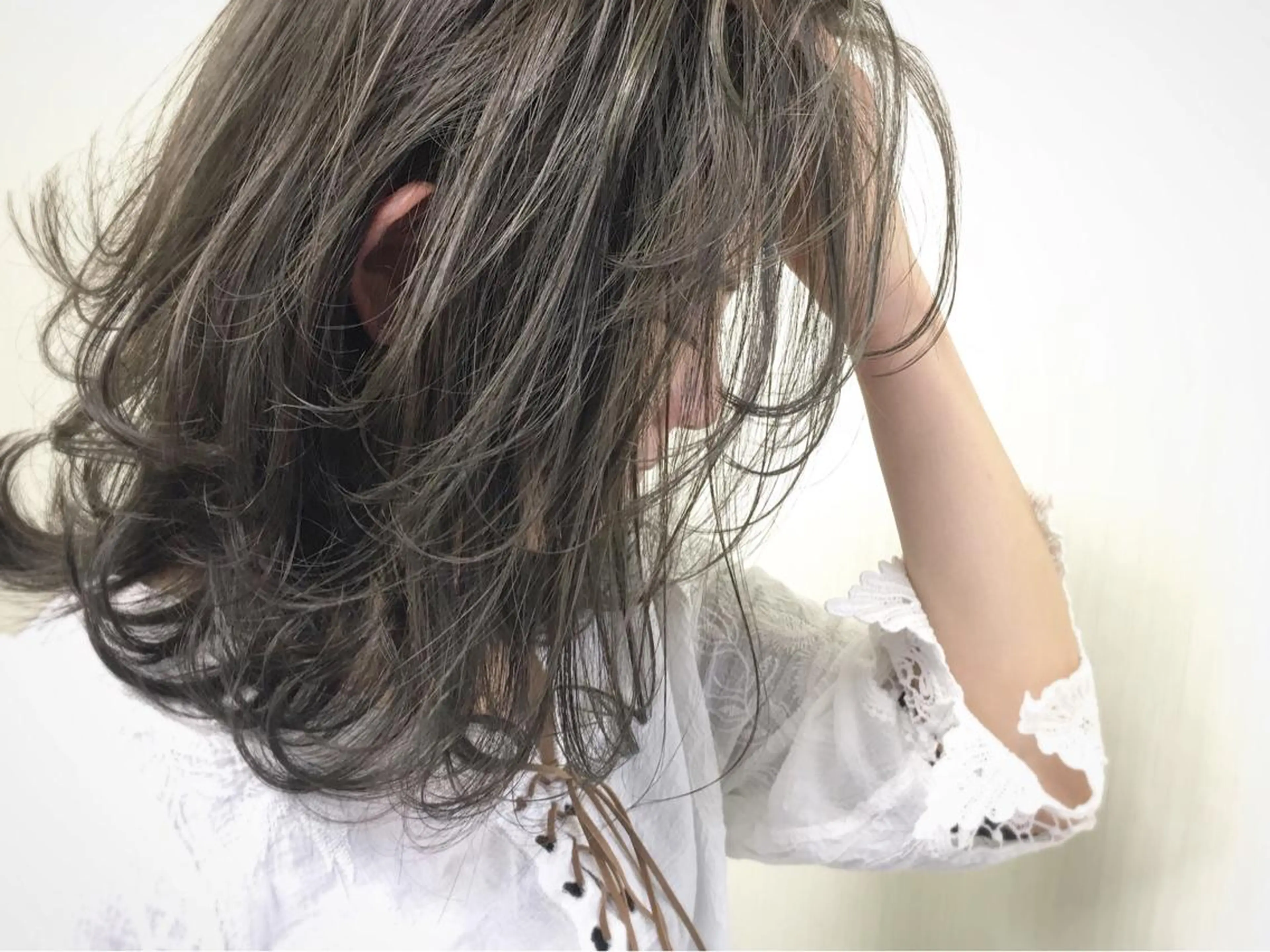 ミディアム カラー ヘアアレンジ ケアブリーチ白髪染め TAKUMIのヘアスタイル