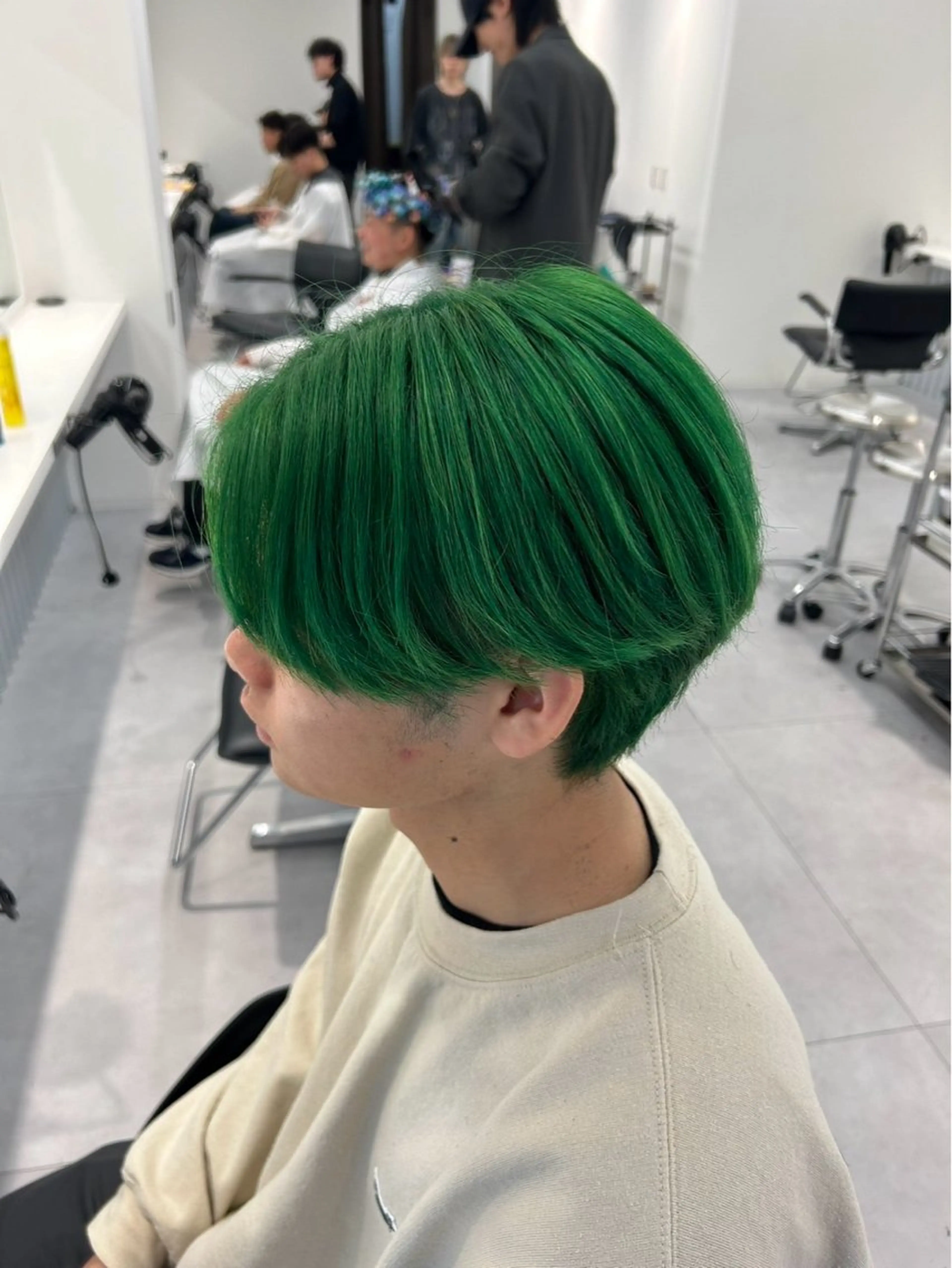 ショート カラー パーマ メンズ メンズブリーチ ブリーチ 鶴田 来夢のヘアスタイル