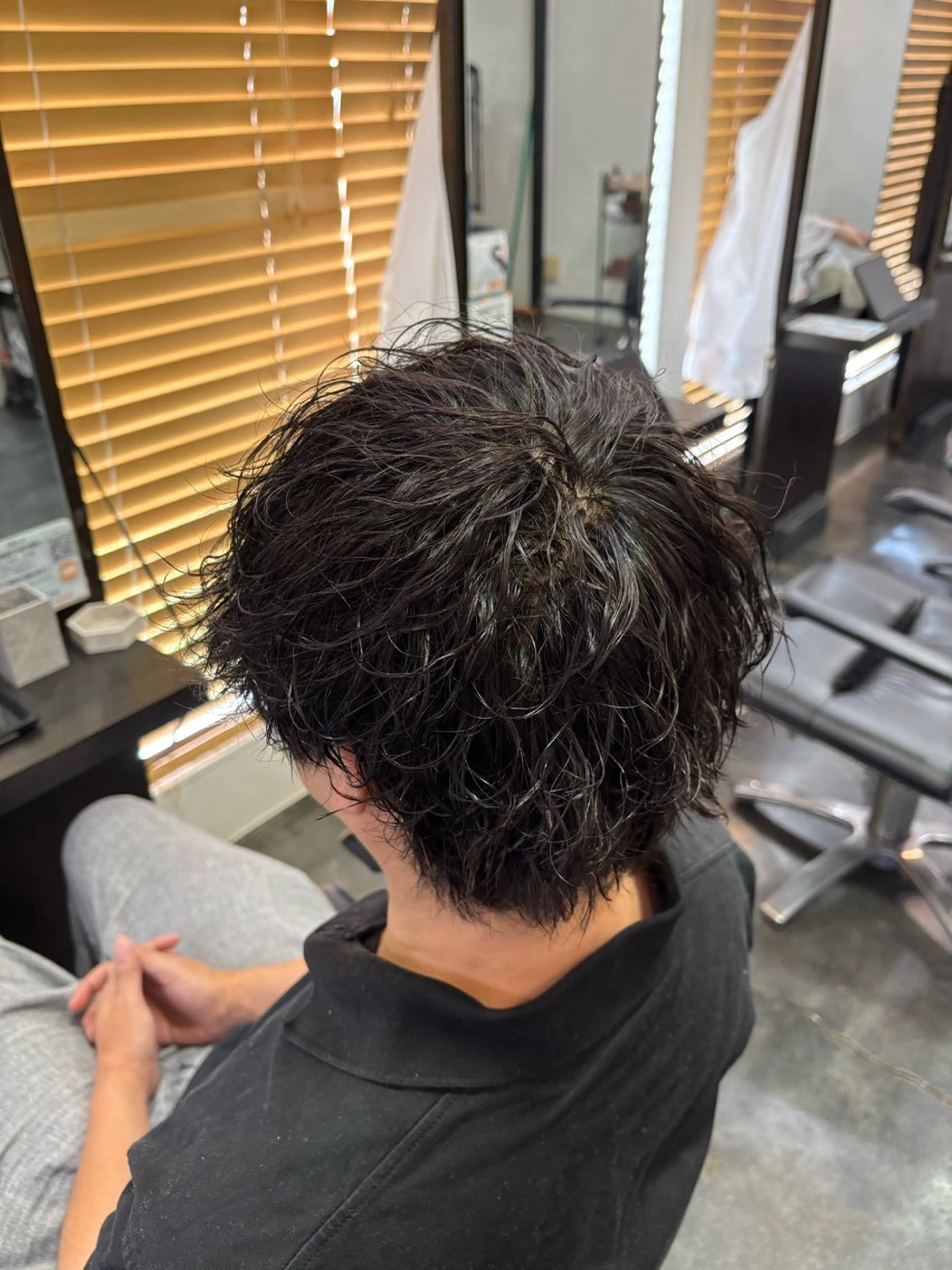 メンズパーマ（ツイスト、スパイラル、ピンパーマ）カットなしの写真