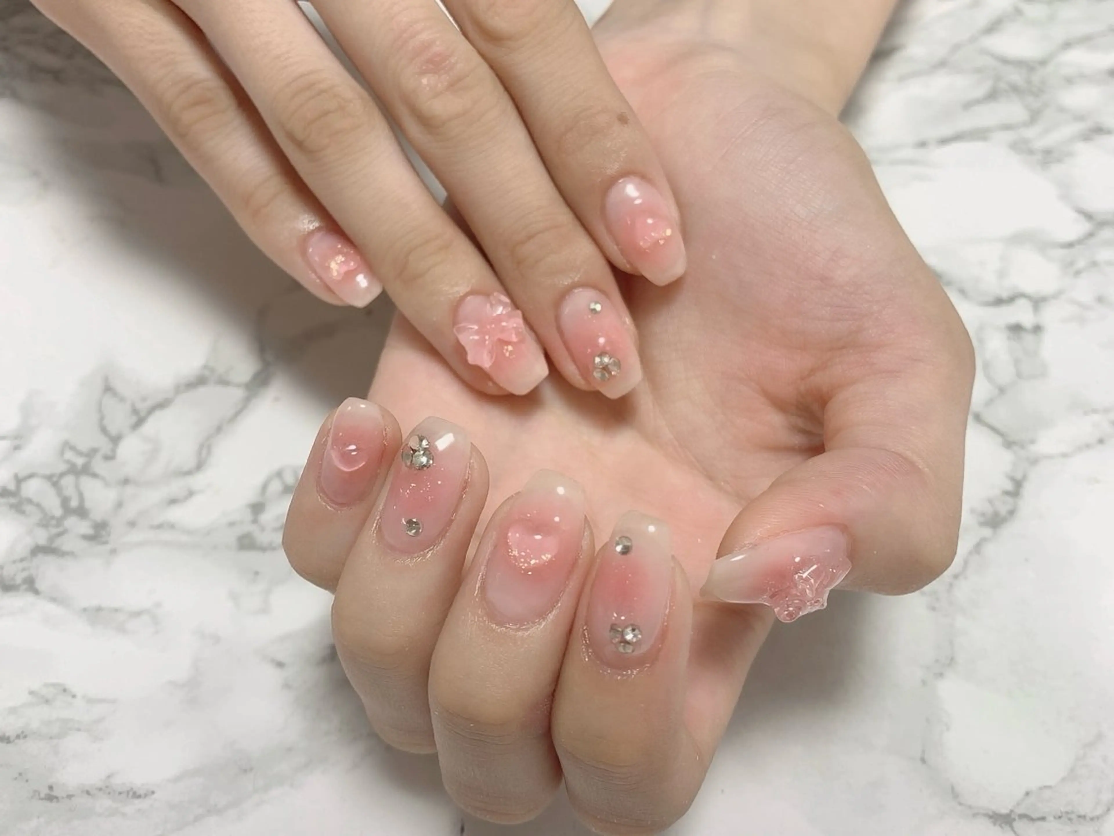 ネイル はな💎ネイル ワンホン、長さ出しのネイルデザイン